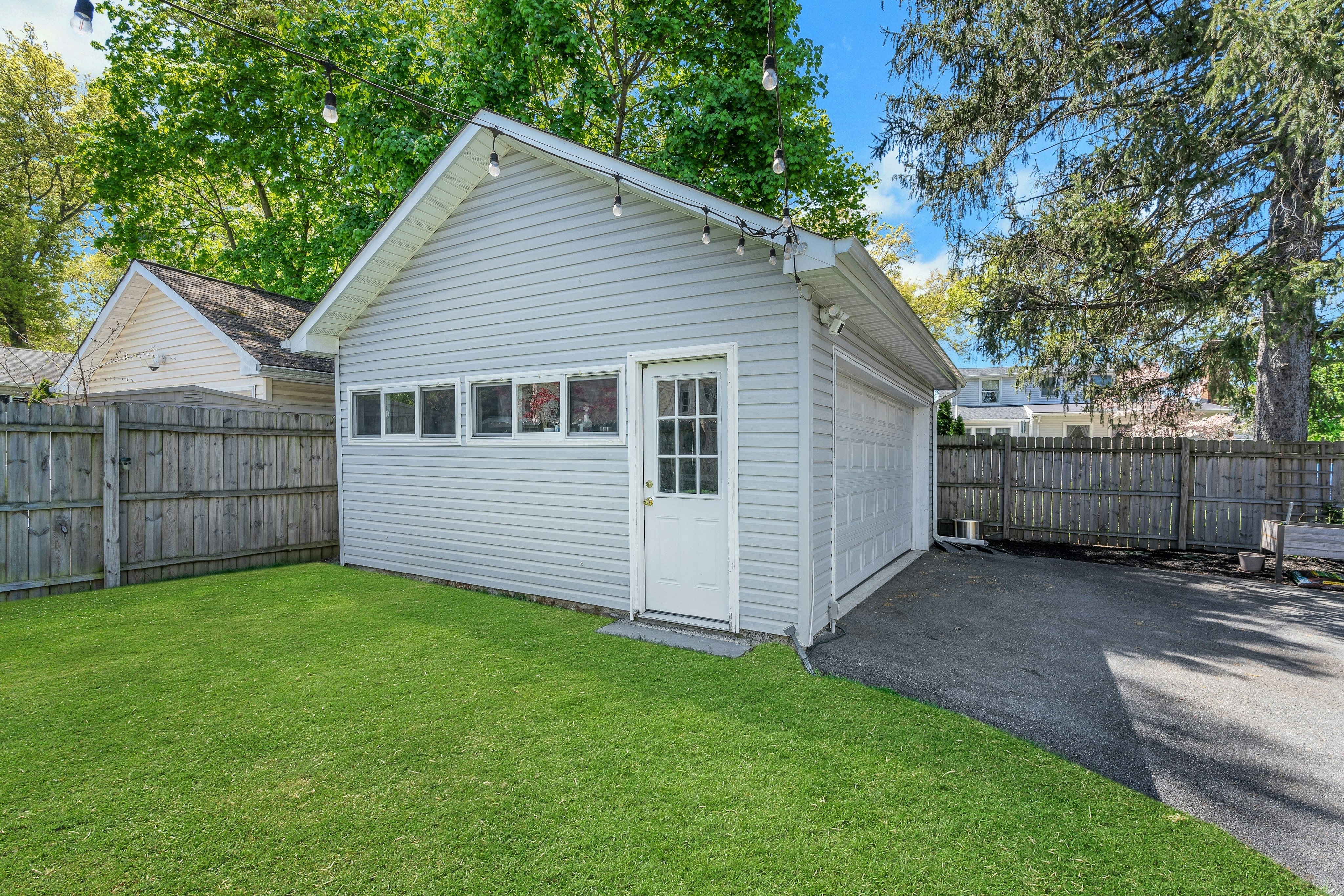 11 Lewis Avenue 