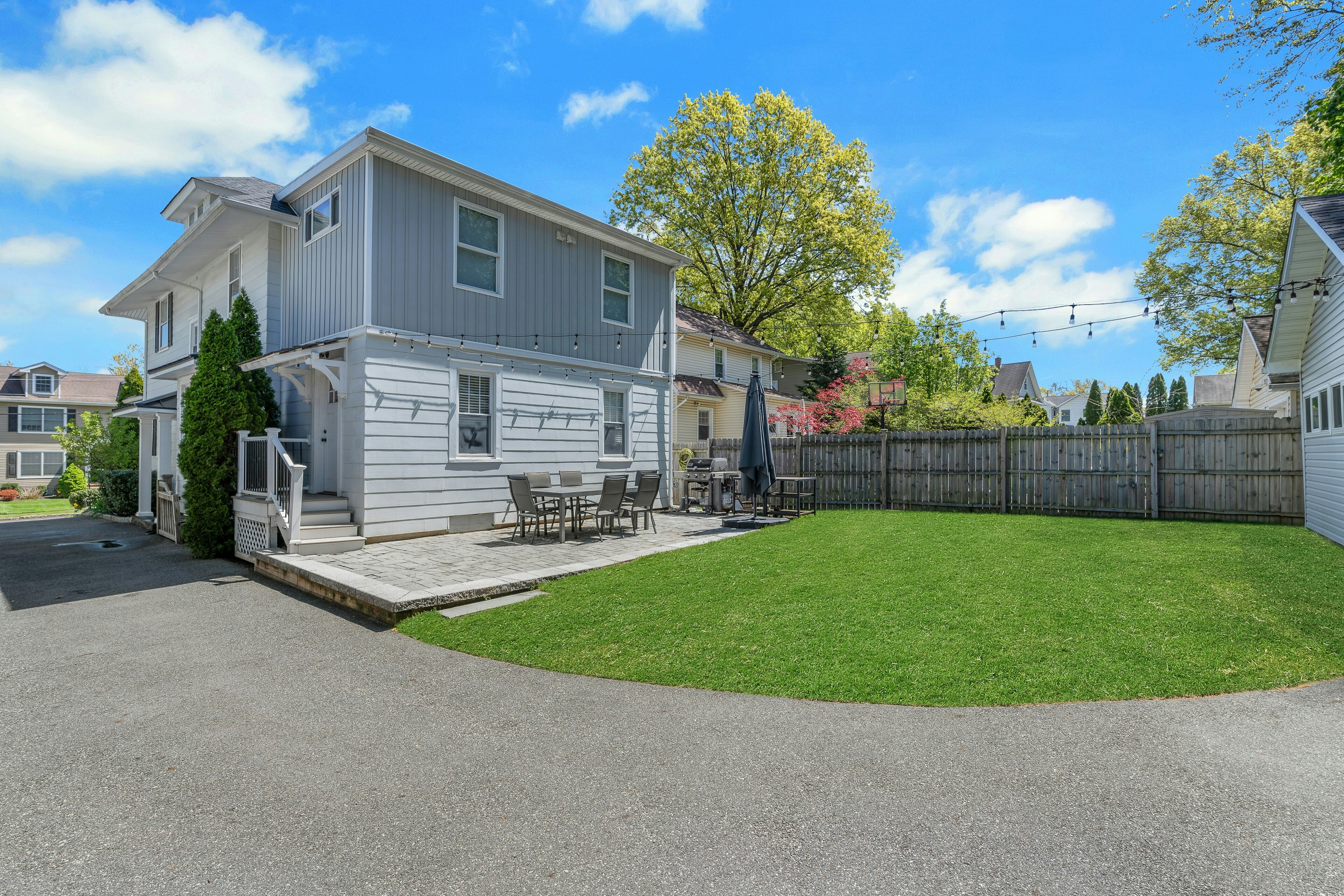 11 Lewis Avenue 