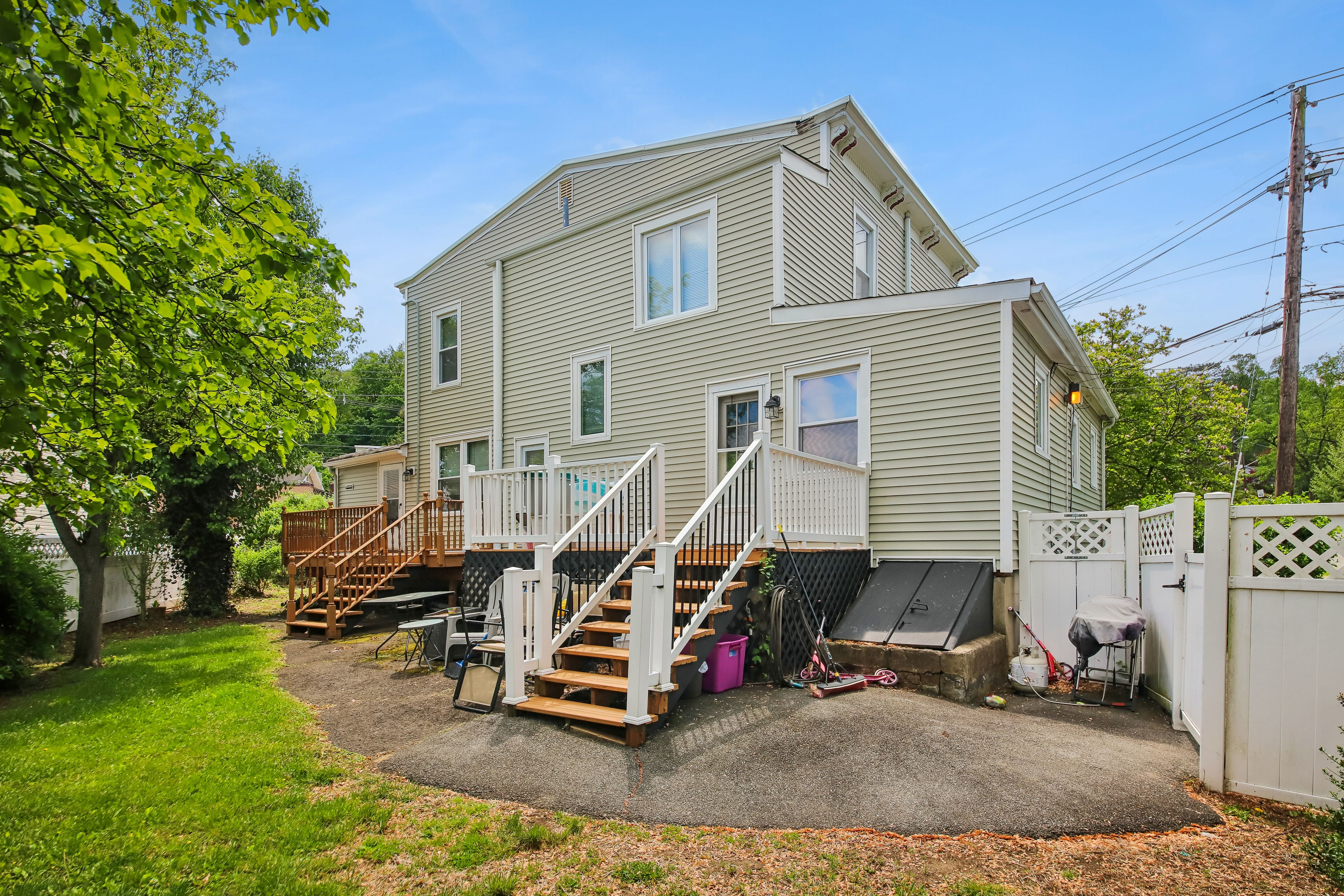 714 Main Street 