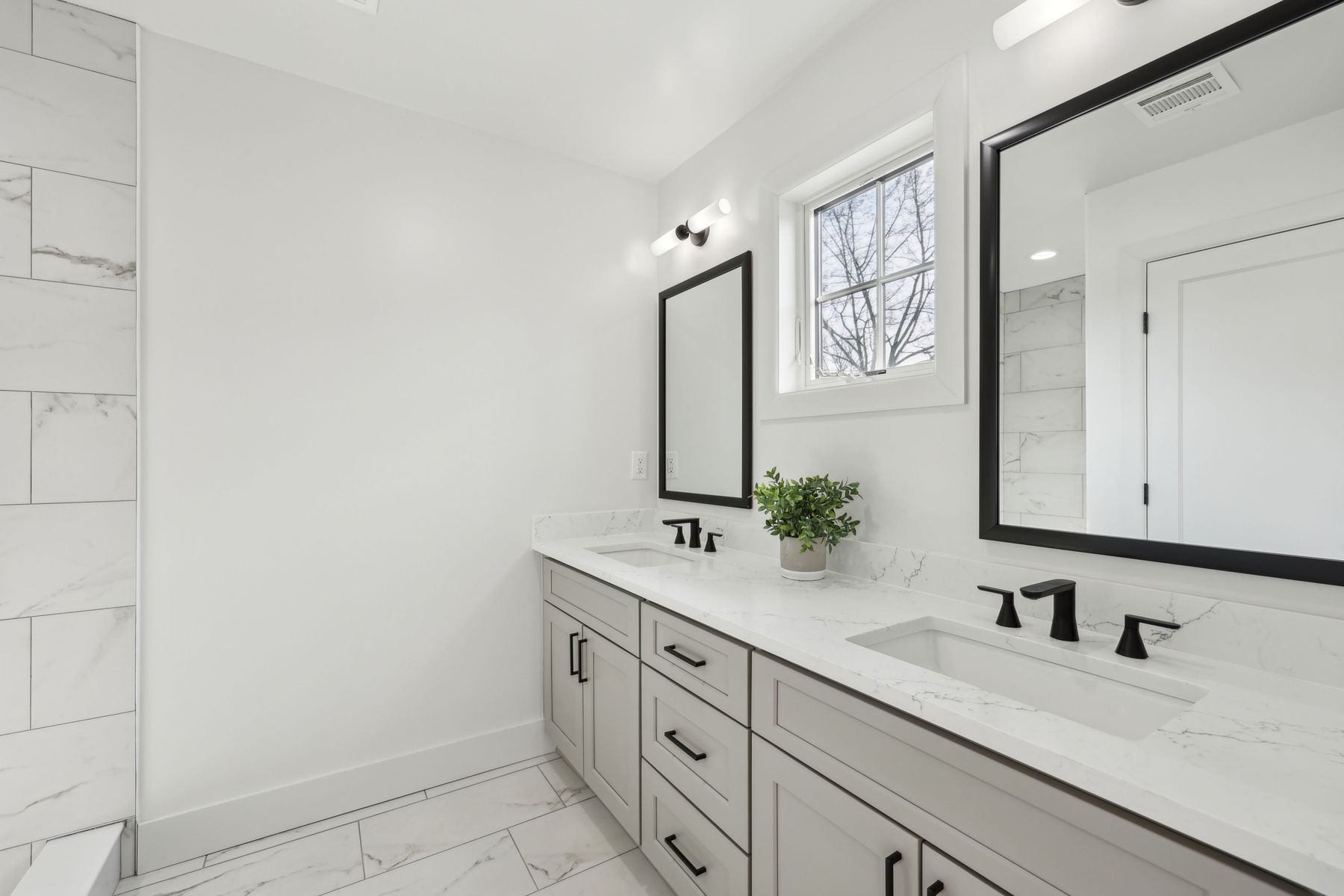 133 Forest Street 1F