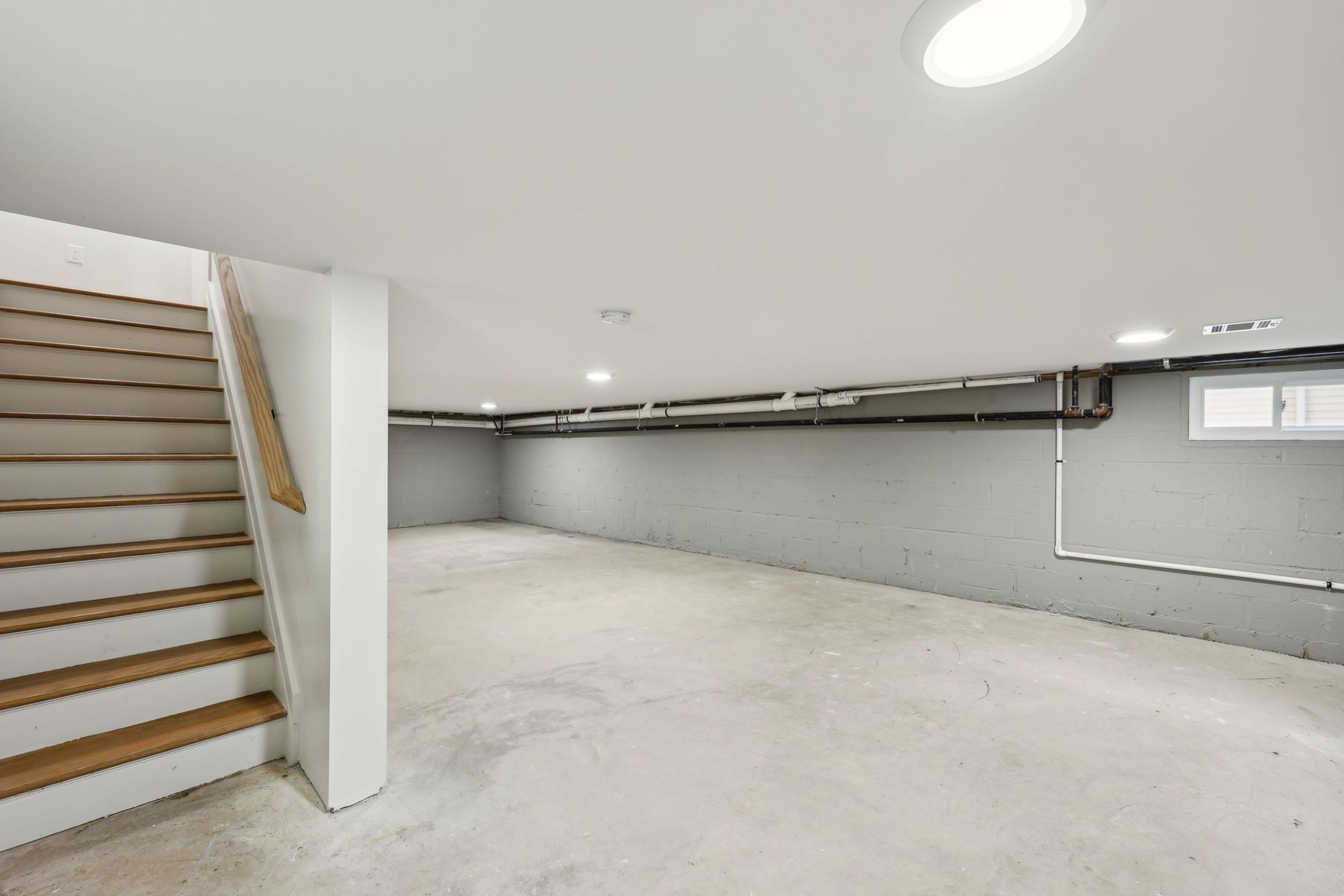 133 Forest Street 1F