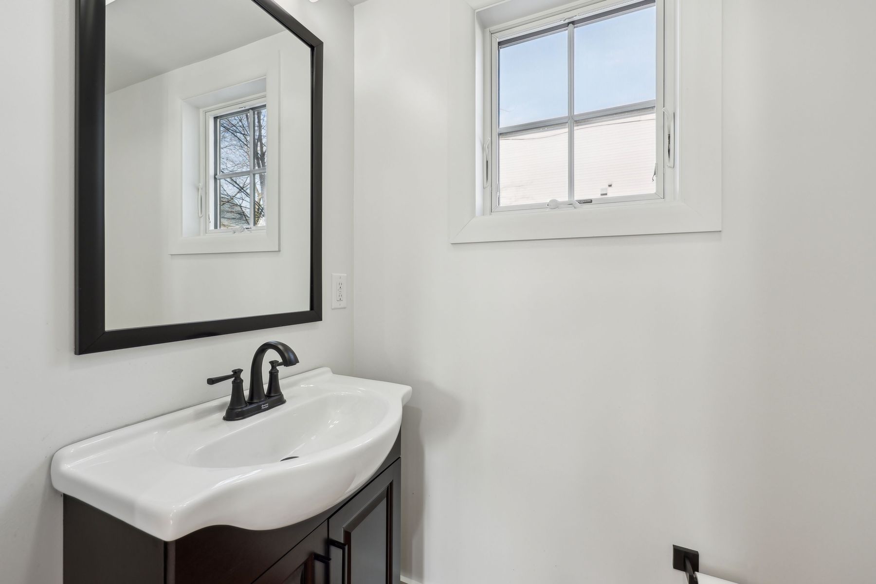 133 Forest Street 1F