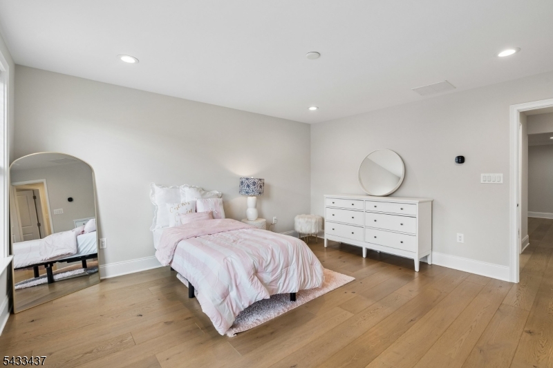6 Concord Ct