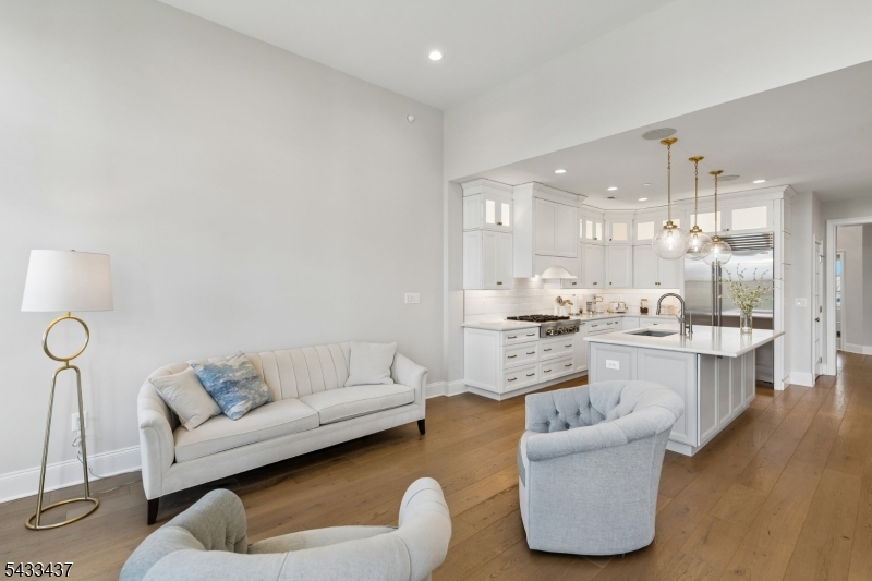 6 Concord Ct