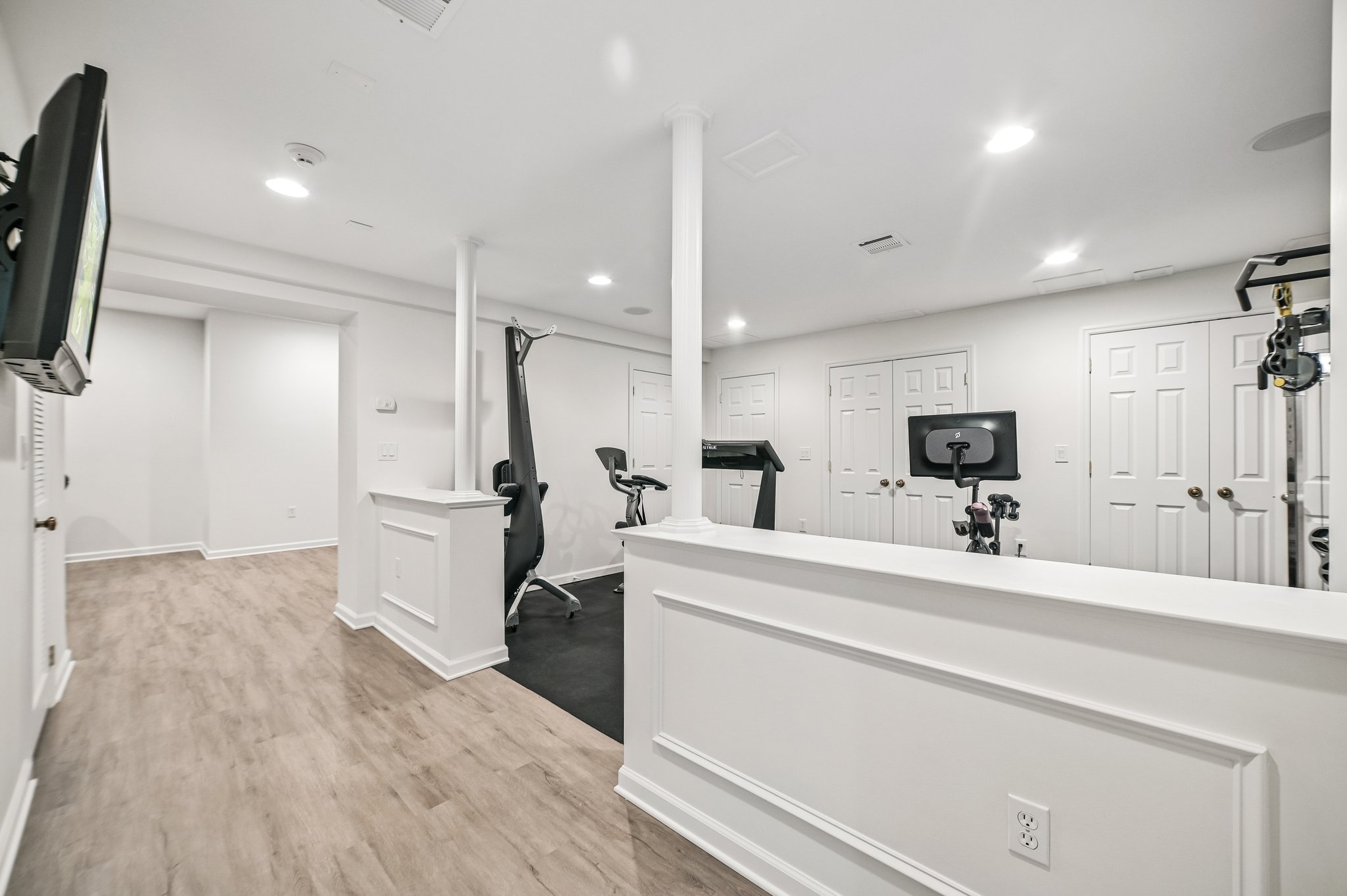 11 Cayuga Way 