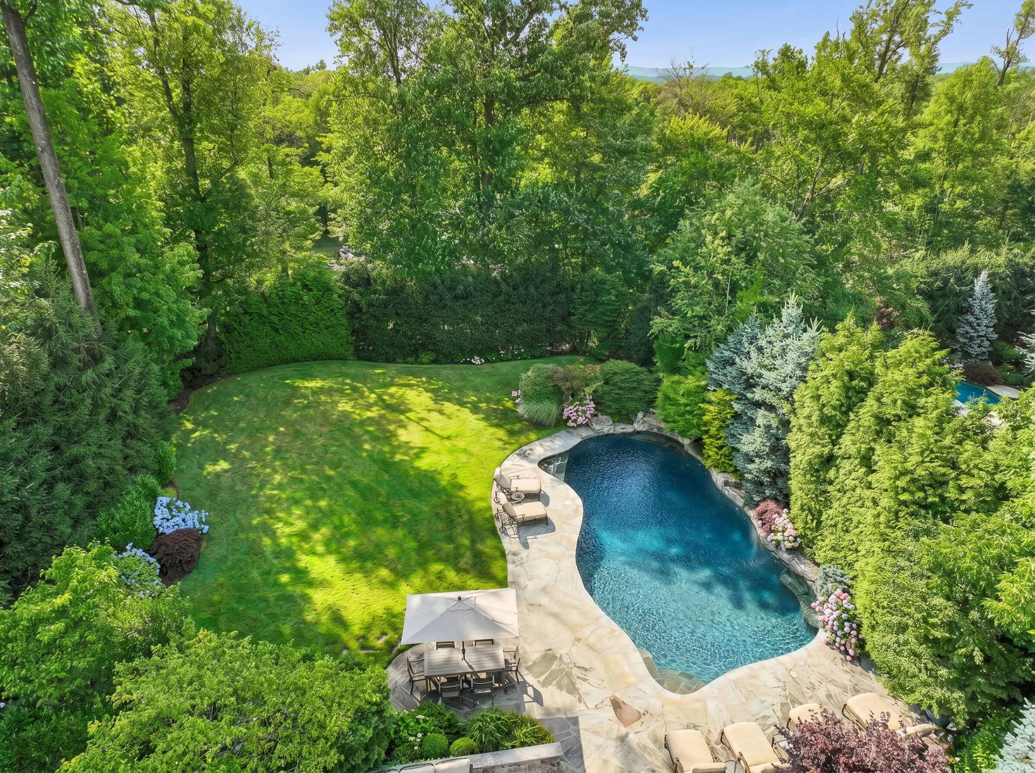 11 Cayuga Way 