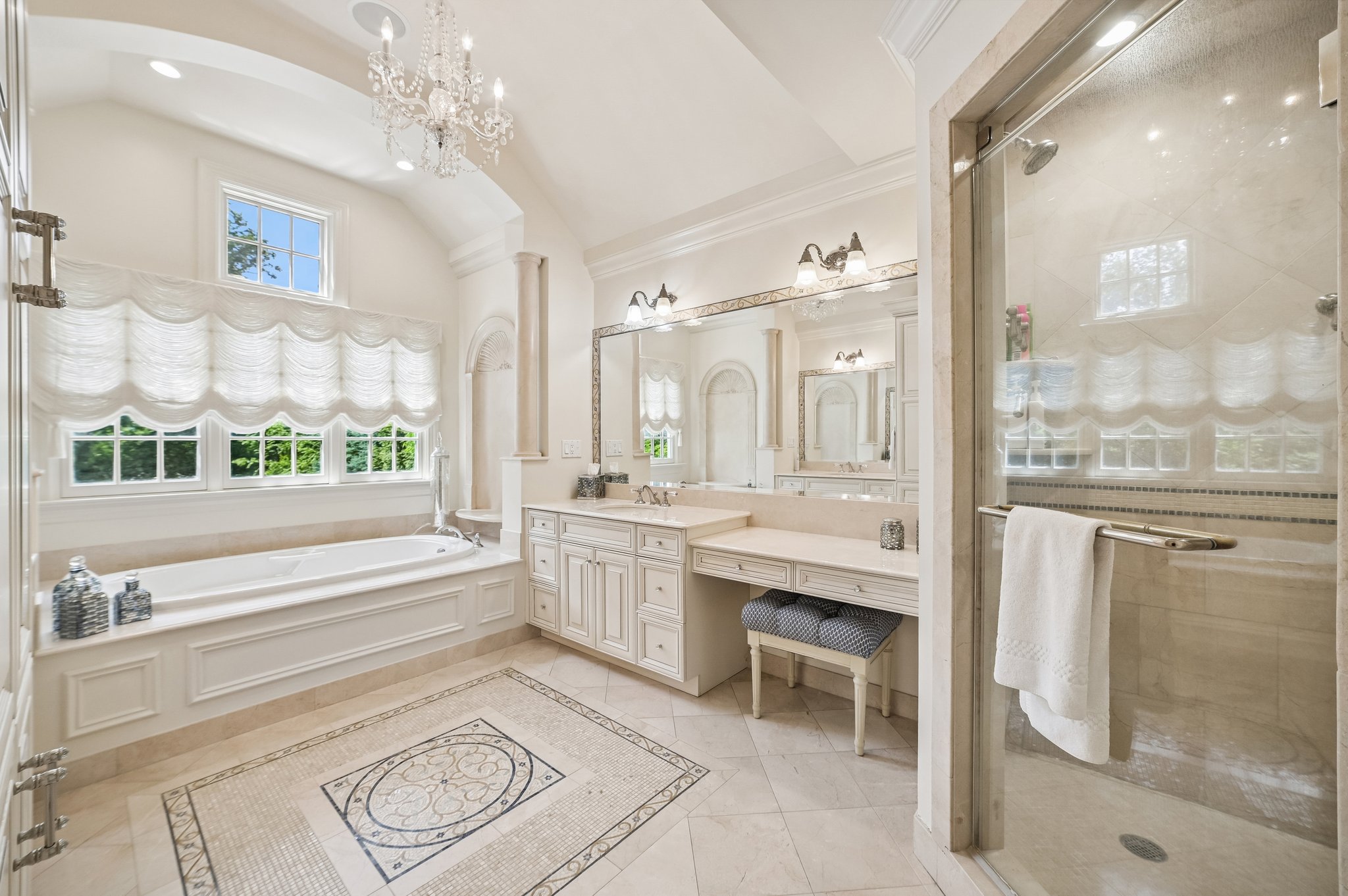 11 Cayuga Way 