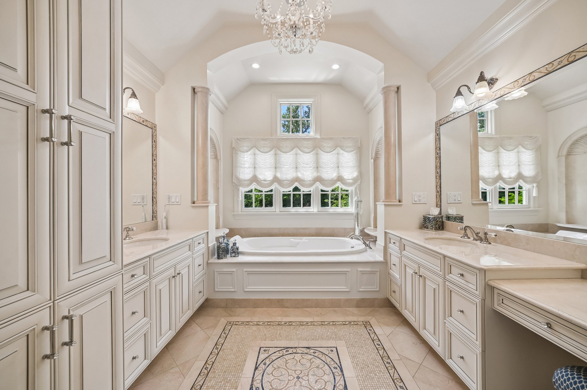 11 Cayuga Way 