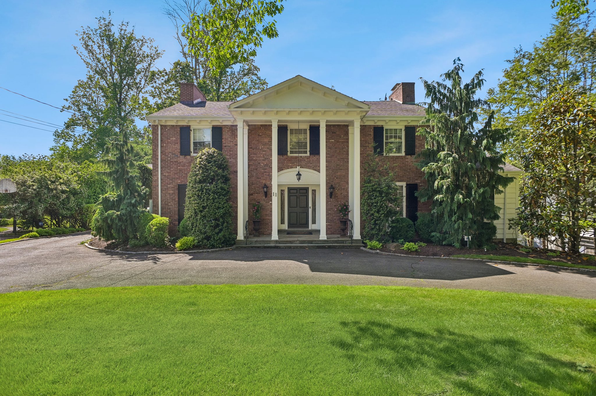11 Cayuga Way 