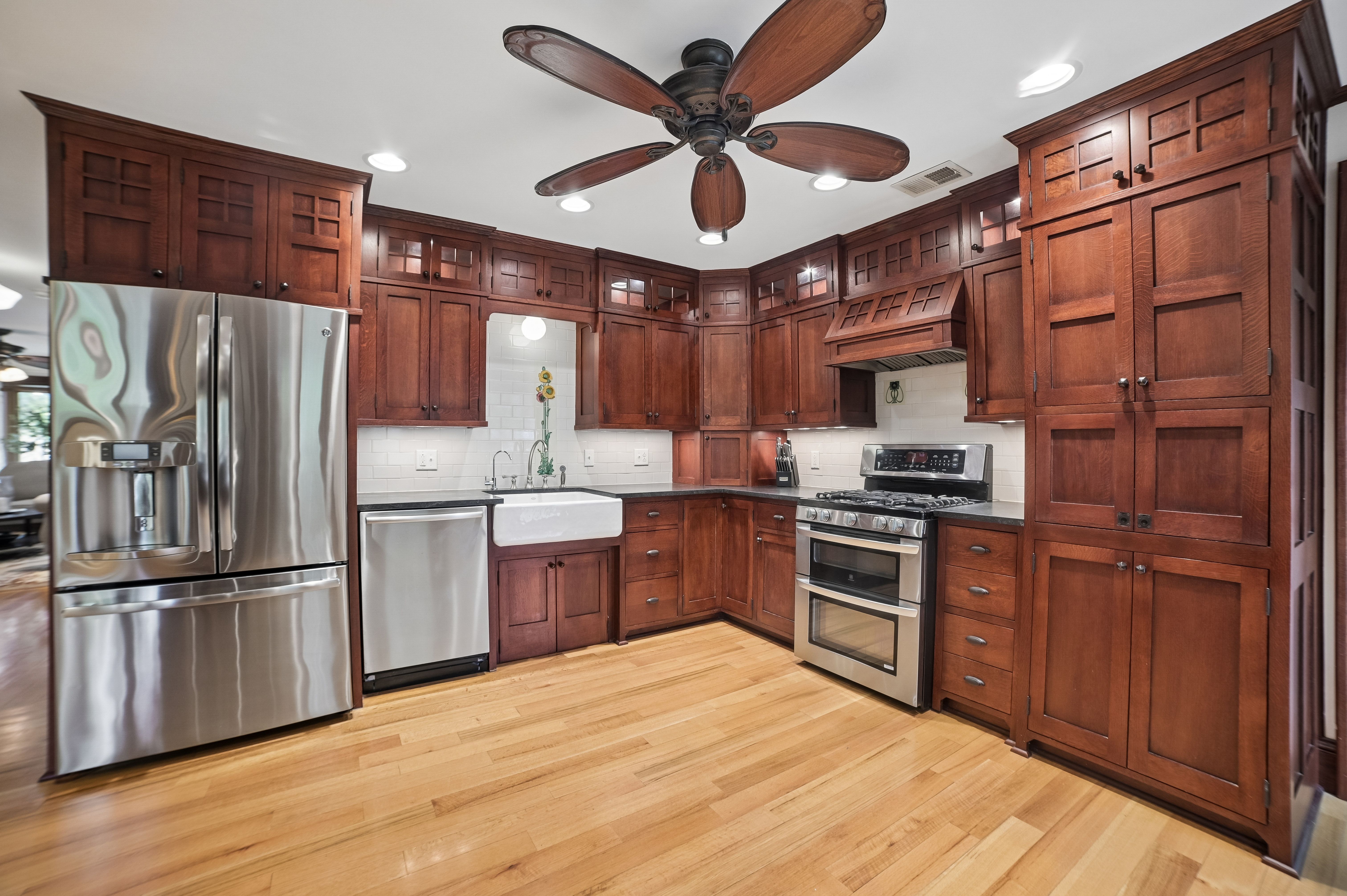 3811 Park Avenue 