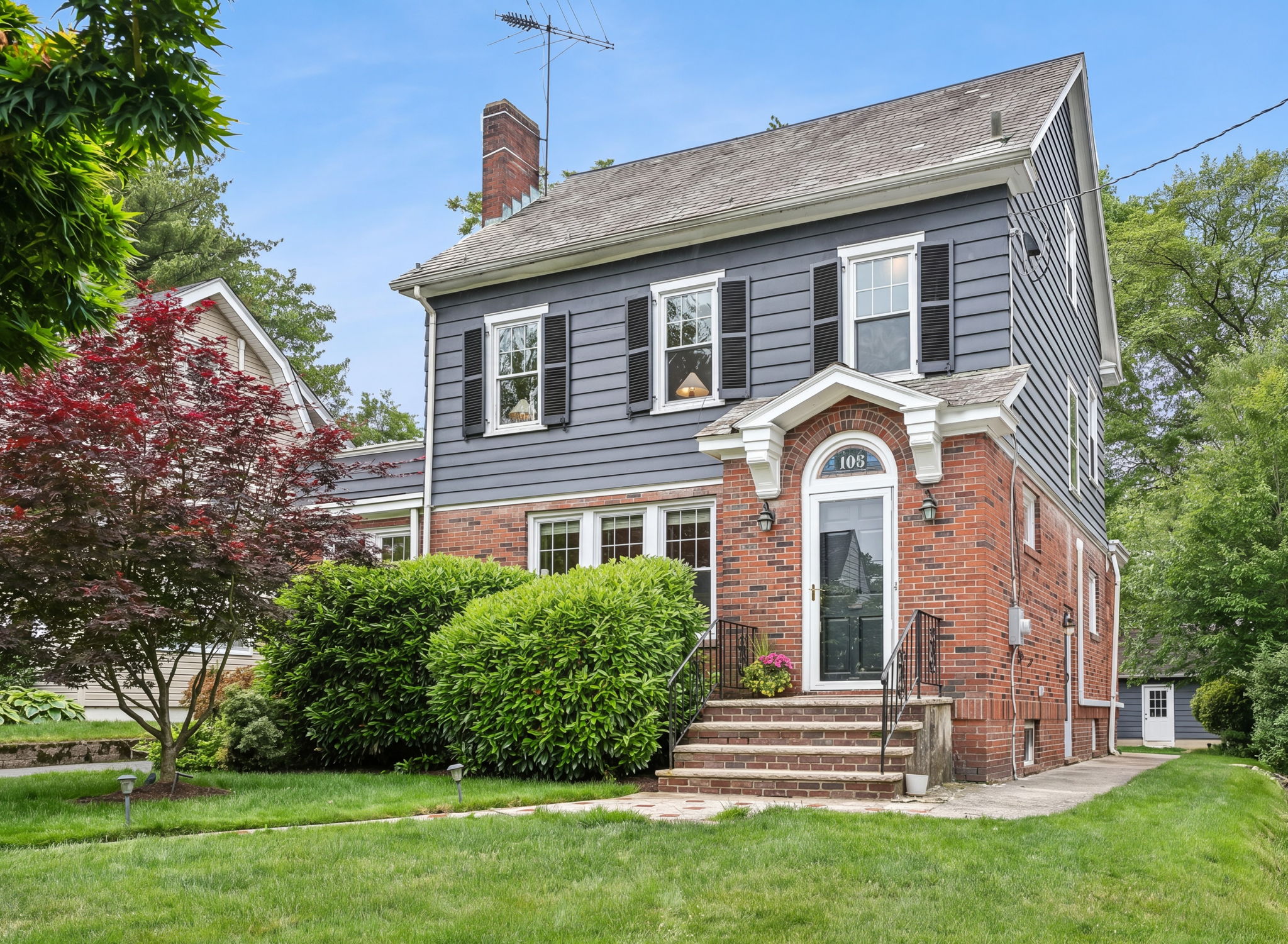 108 Oakview Avenue 
