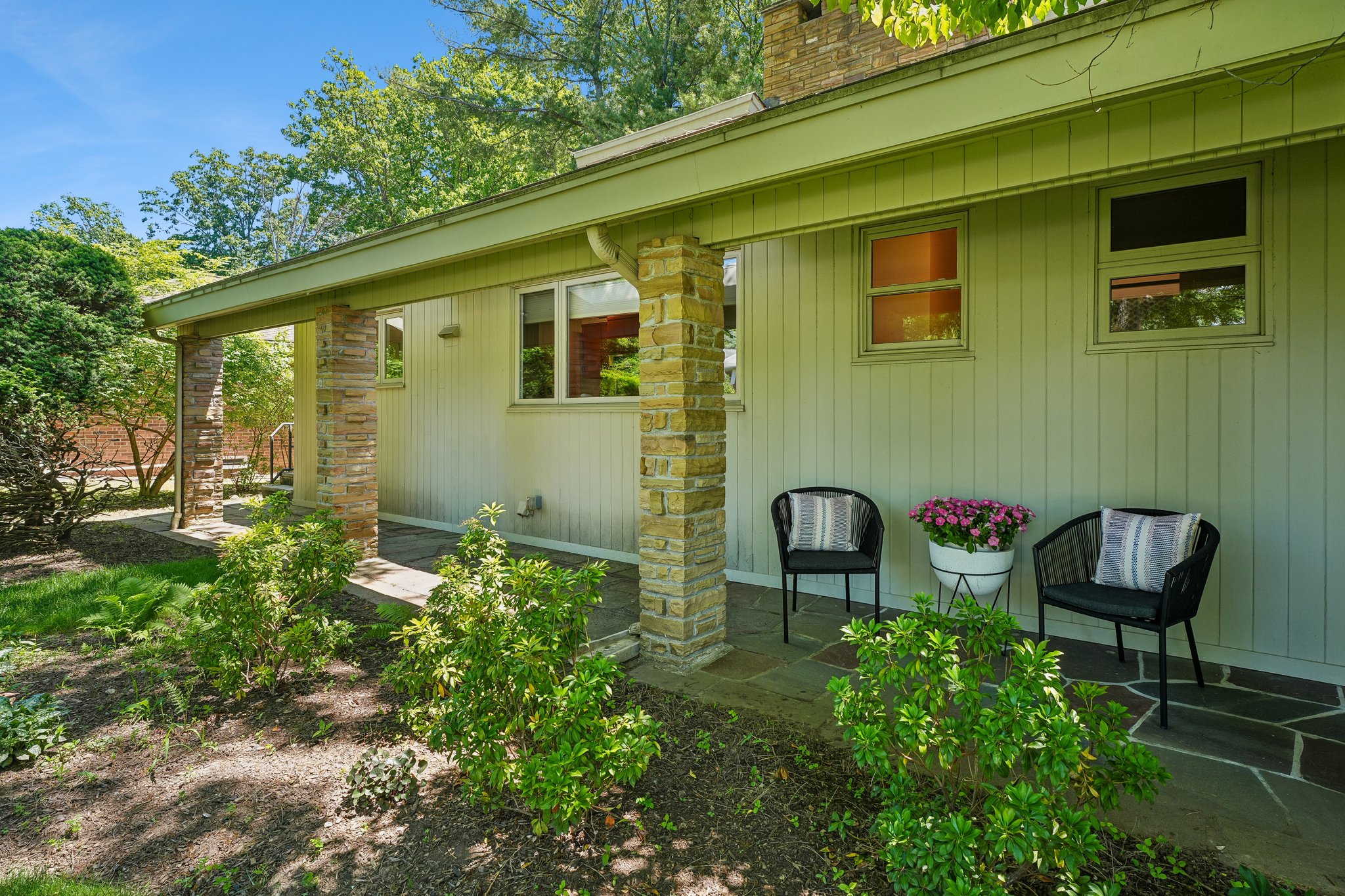 170 North Woods Drive 