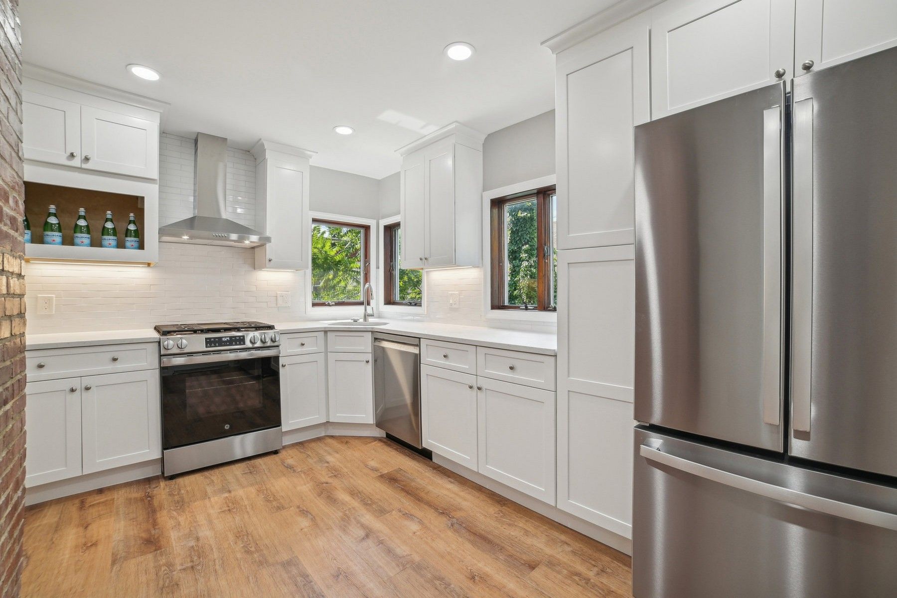 16 Henry Street Unit 2