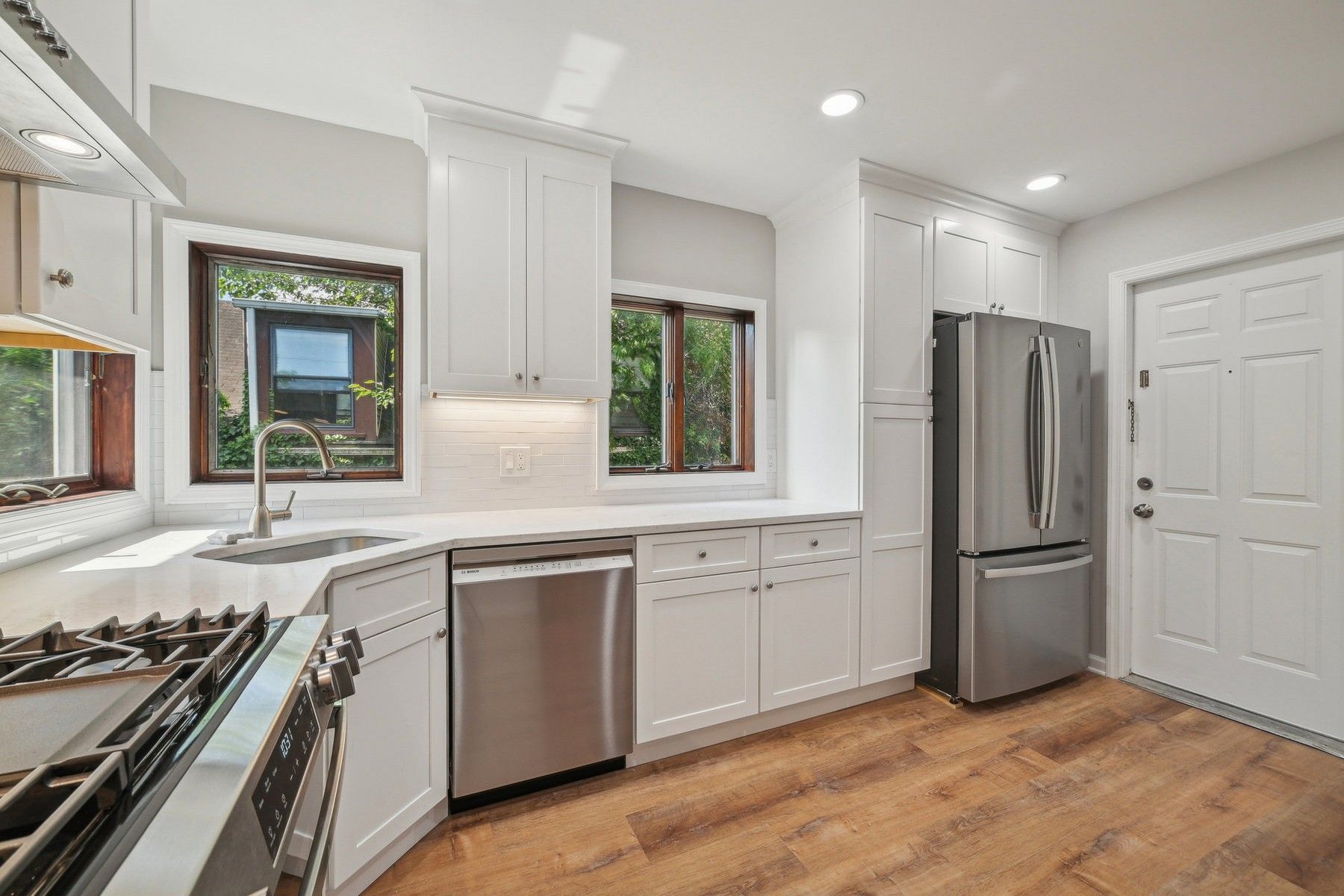 16 Henry Street Unit 2