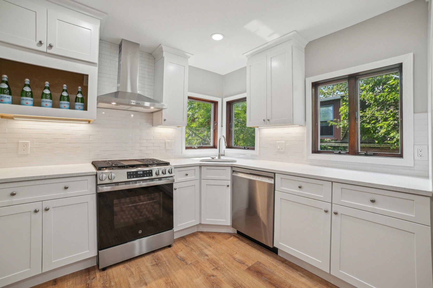 16 Henry Street Unit 2