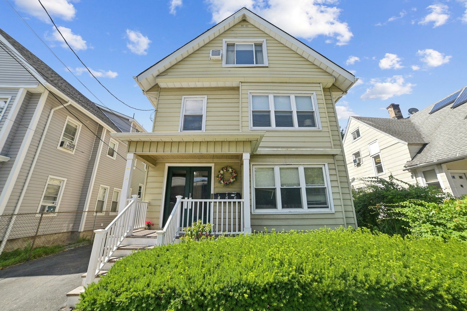 16 Henry Street Unit 2