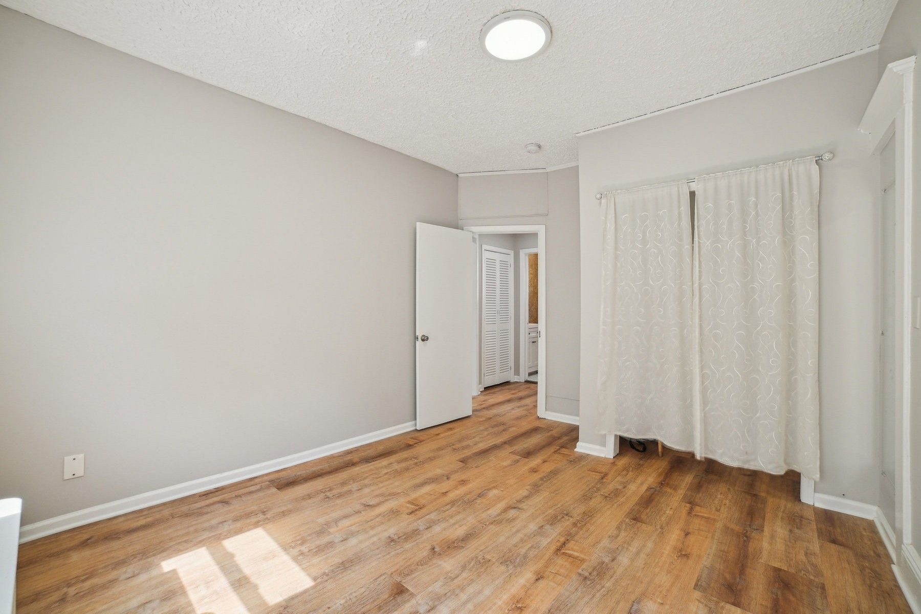 16 Henry Street Unit 2