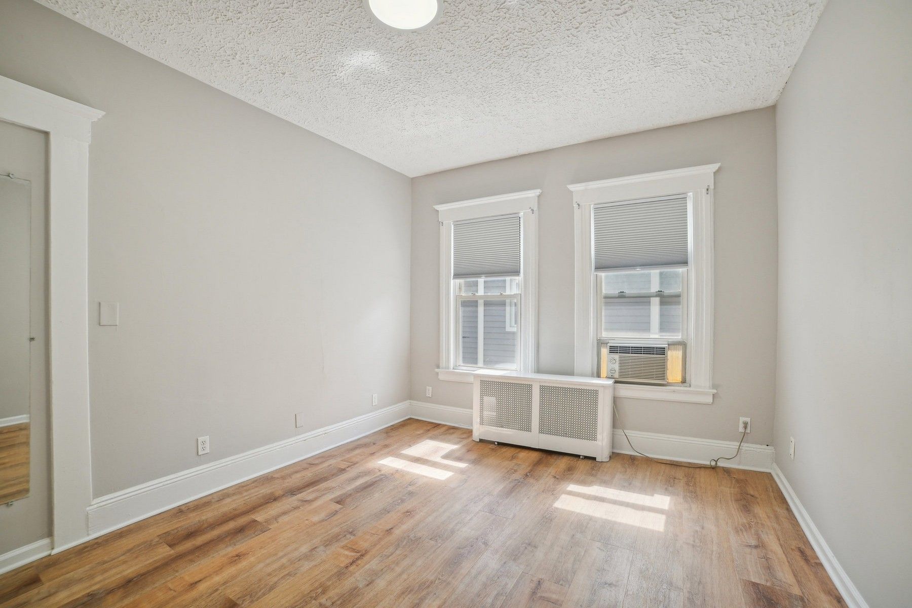 16 Henry Street Unit 2