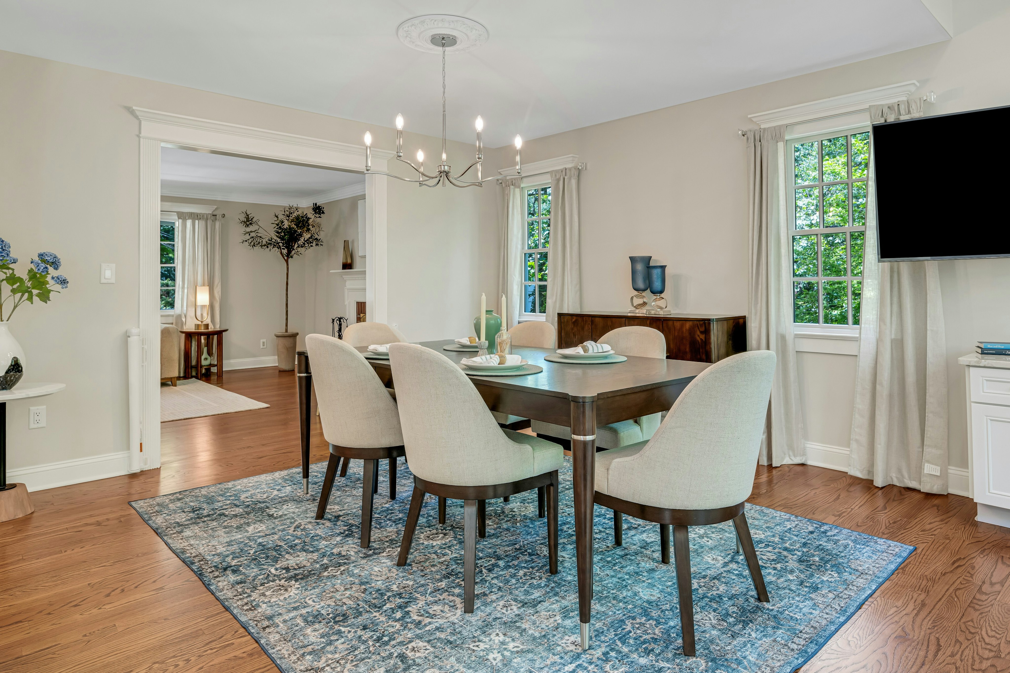 28 Club Lane 