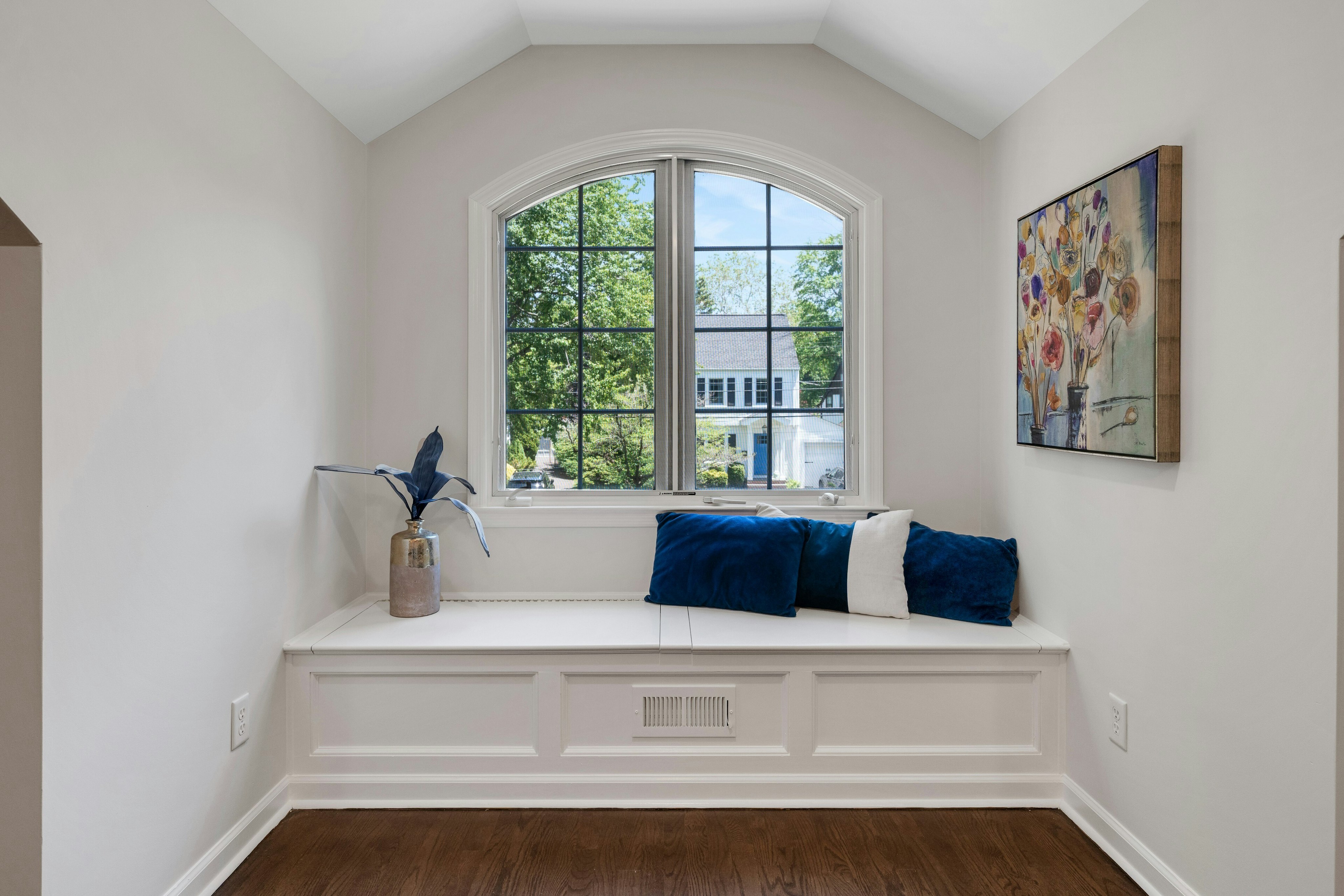 10 Fairview Avenue 