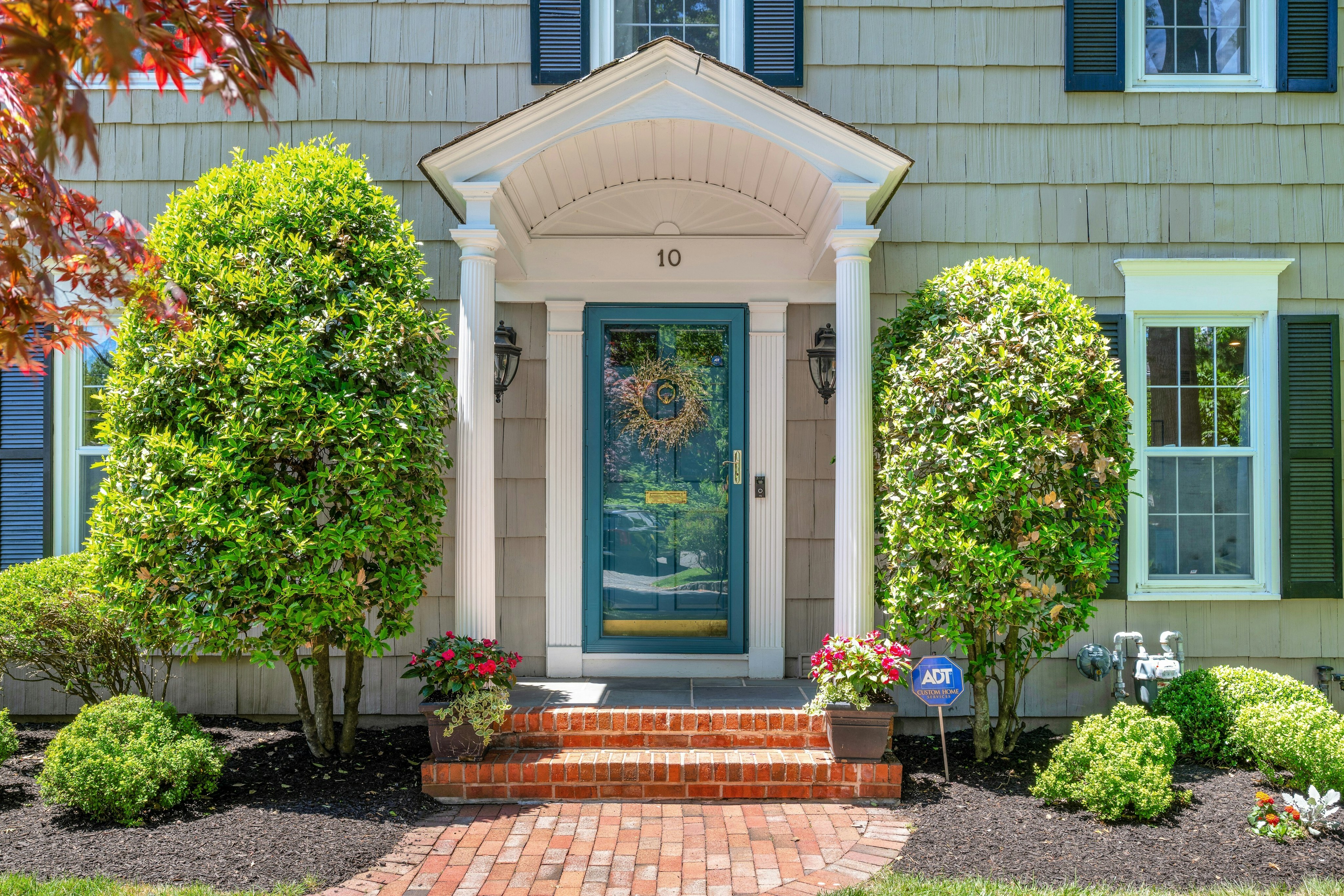 10 Fairview Avenue 