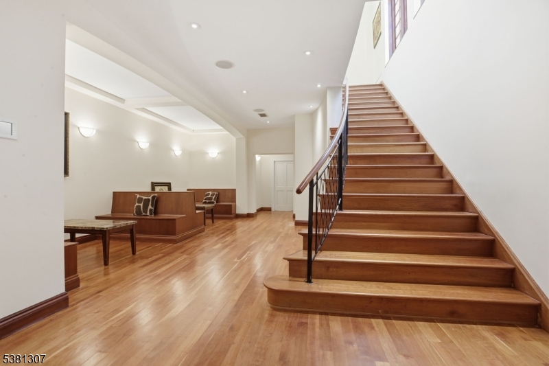 24-1 Douglass Ave