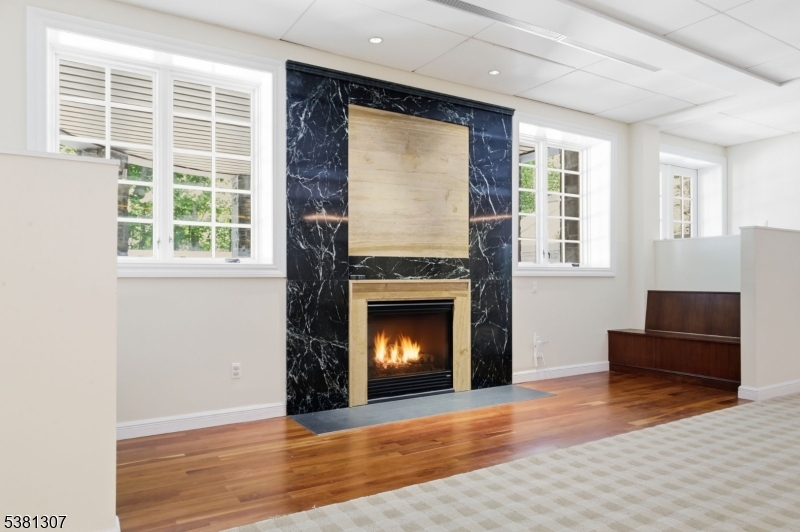 24-1 Douglass Ave