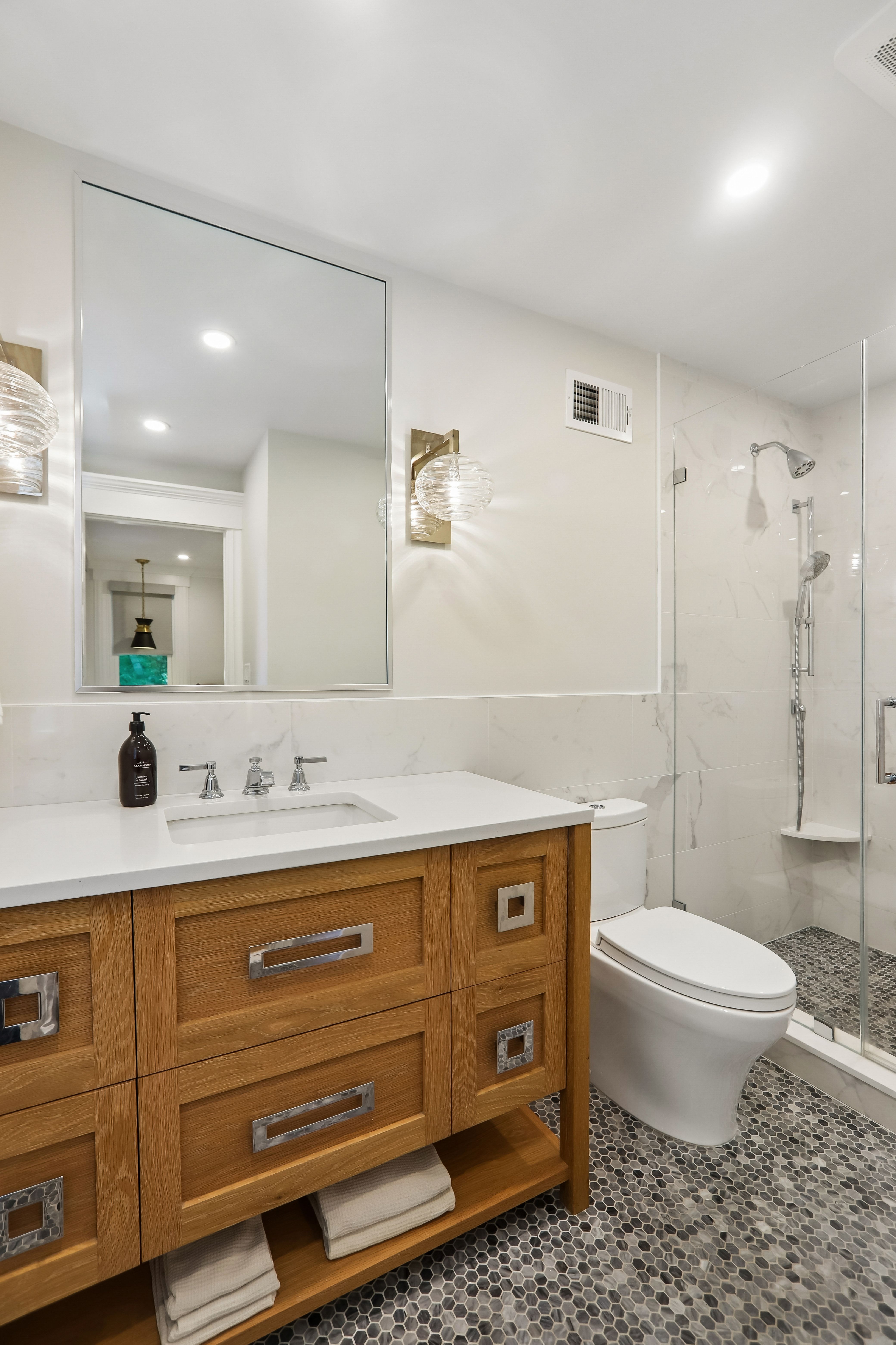 22 Oakridge Avenue 