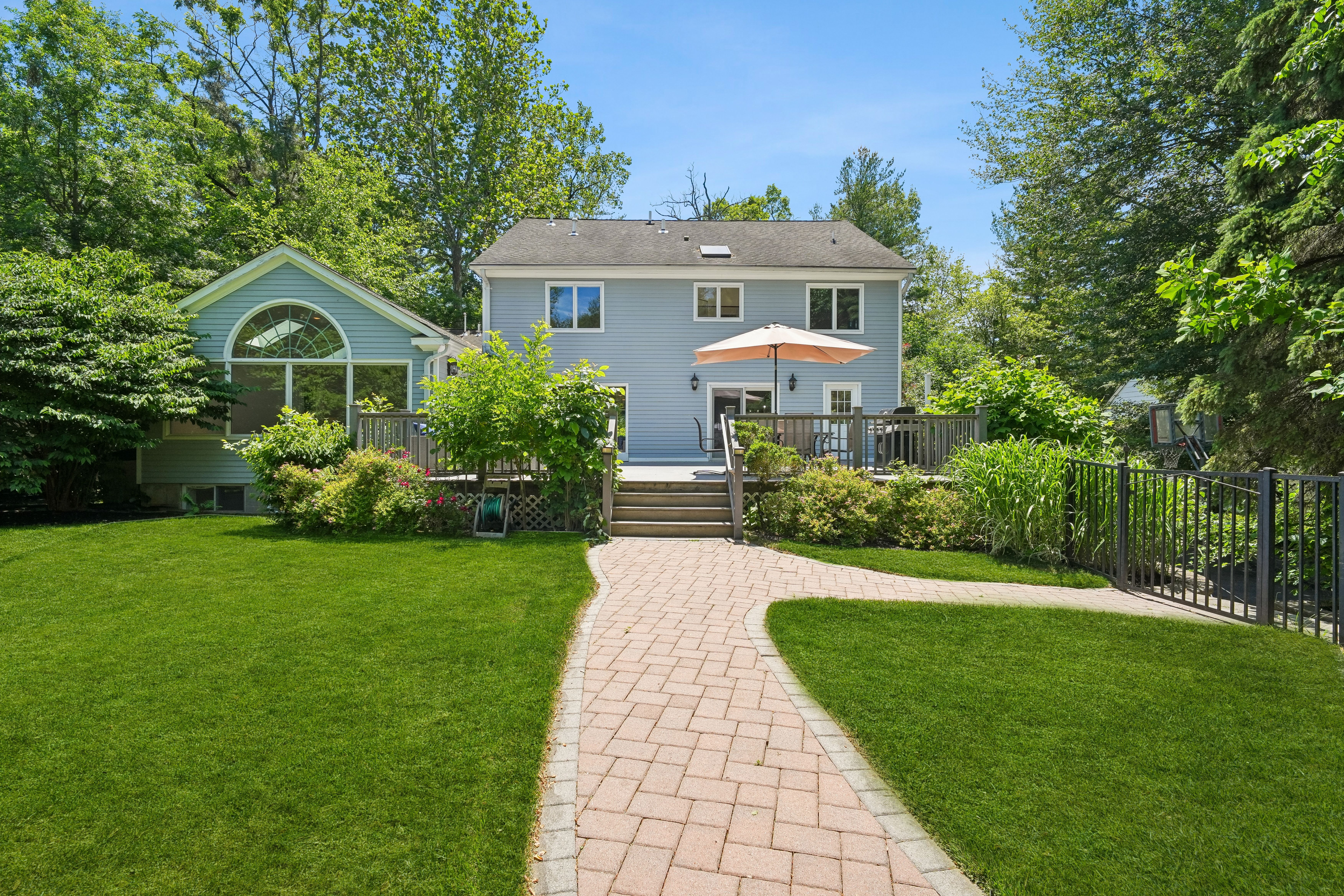 201 Parsonage Hill Road 