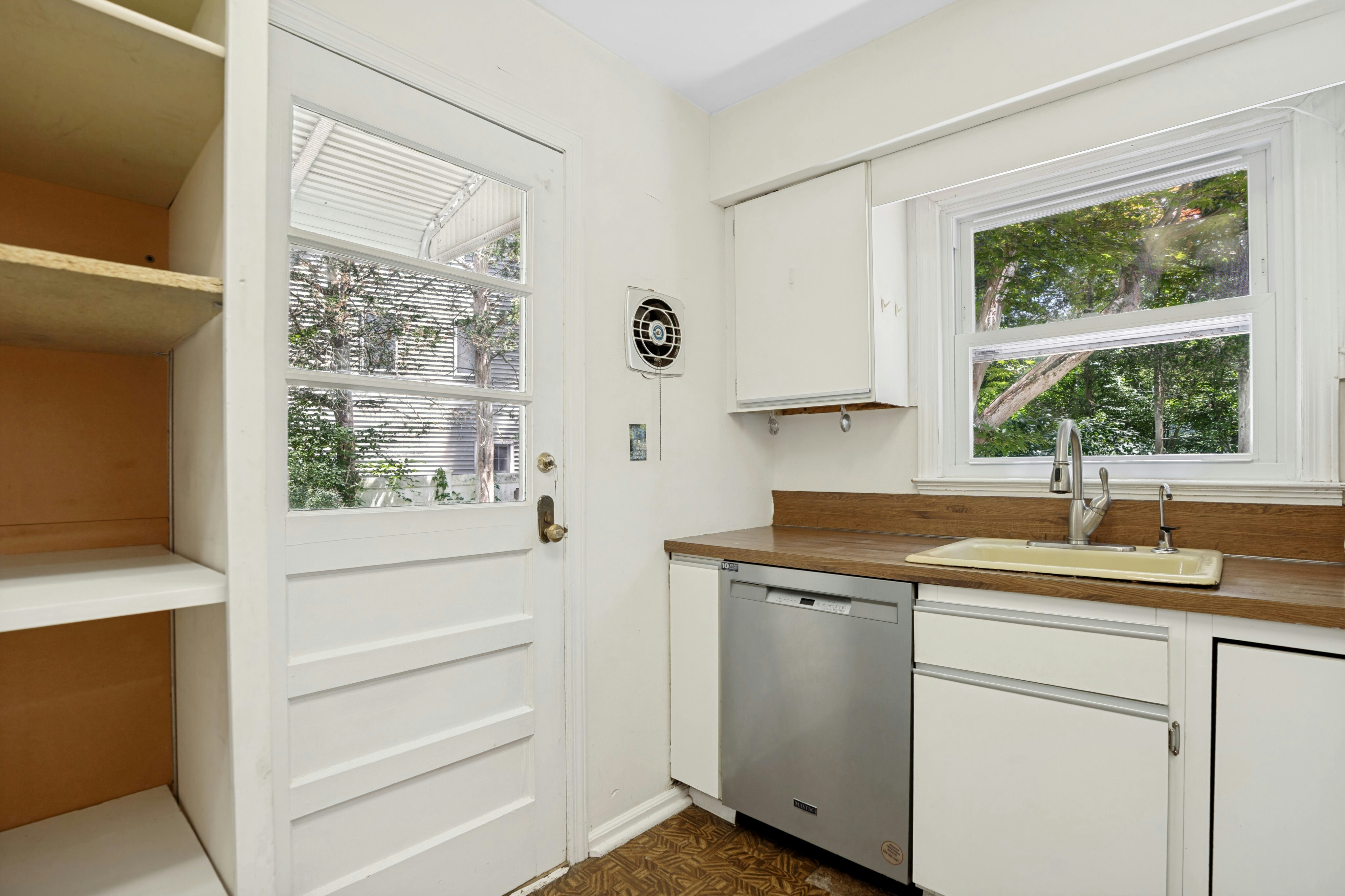 200 Runnymede Parkway 