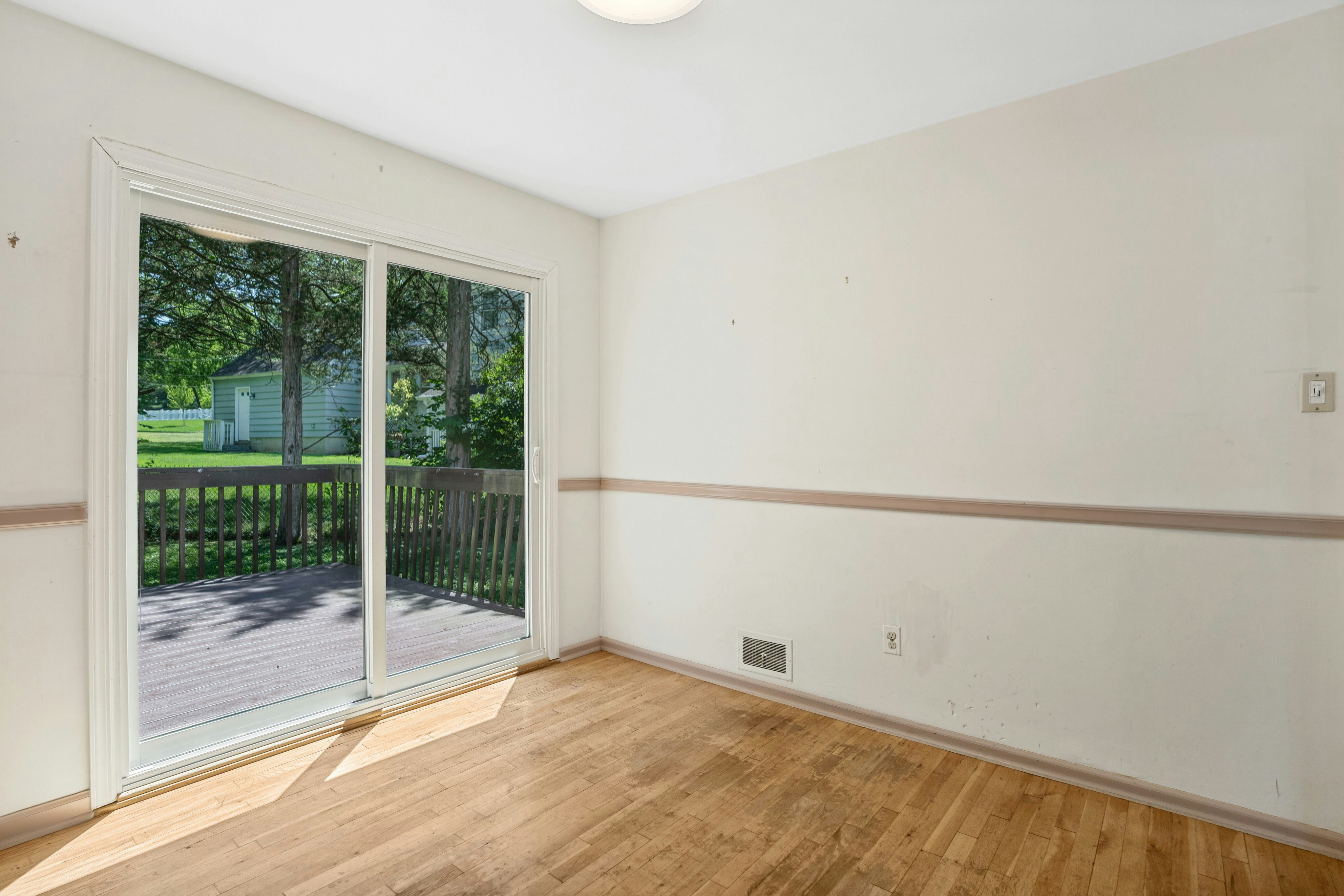 200 Runnymede Parkway 