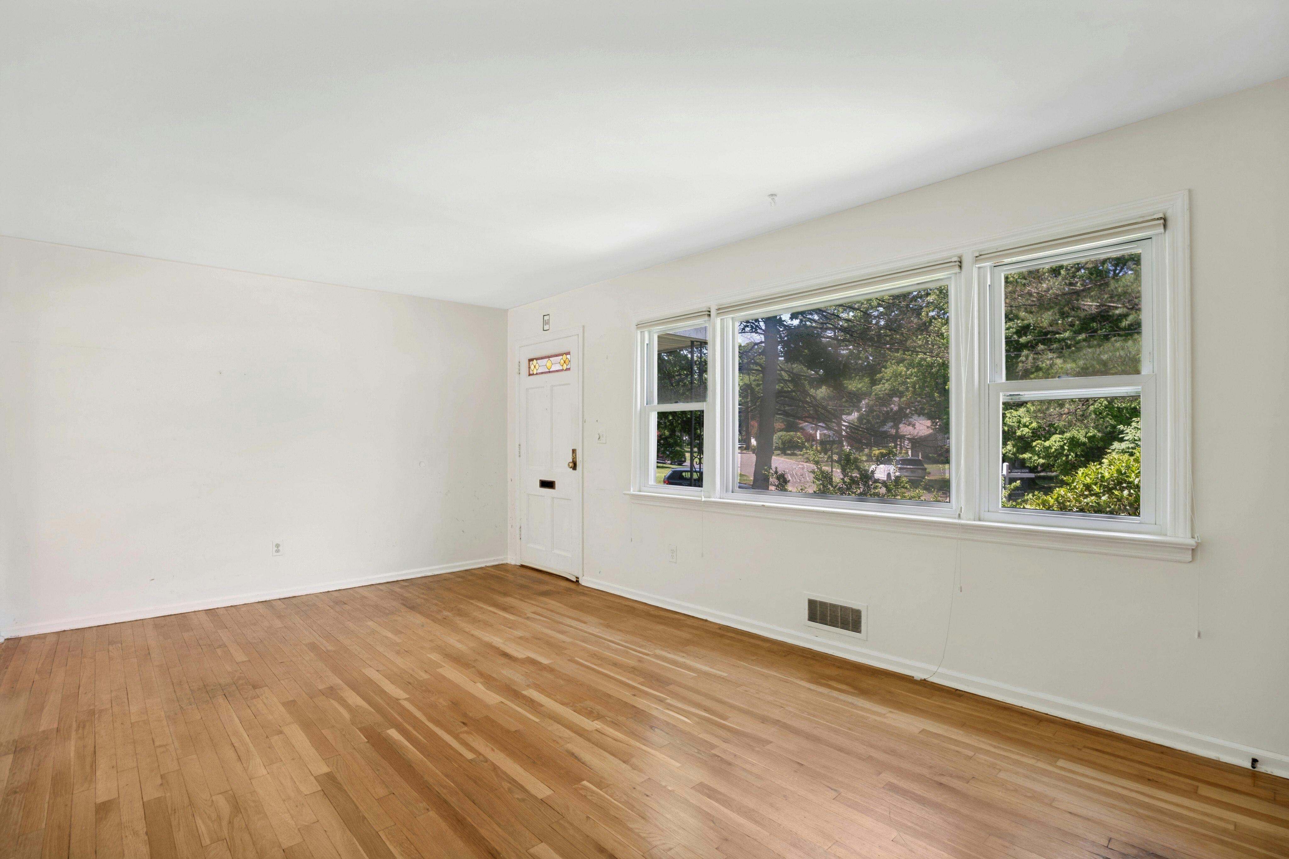 200 Runnymede Parkway 