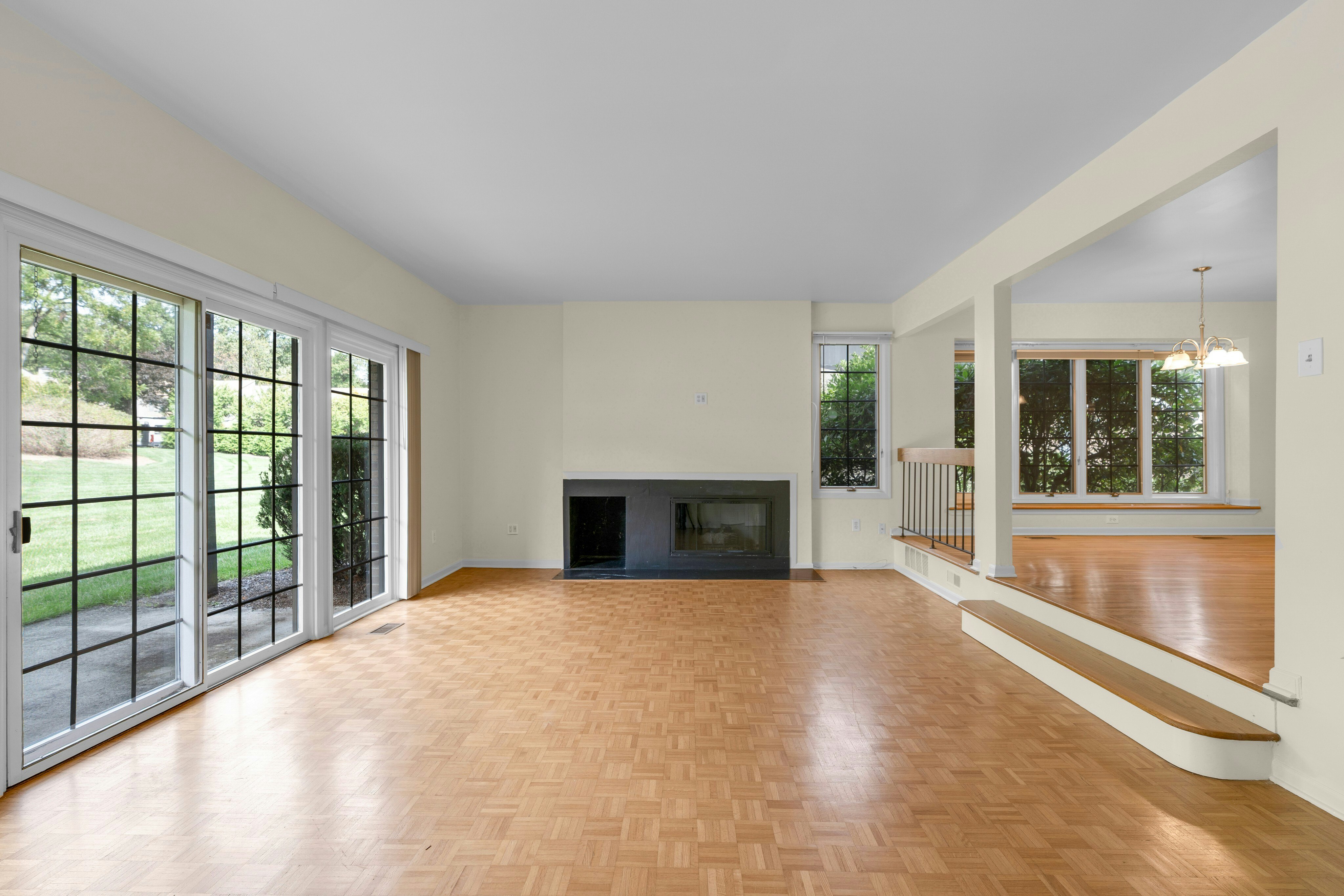 10 Shelley Place 