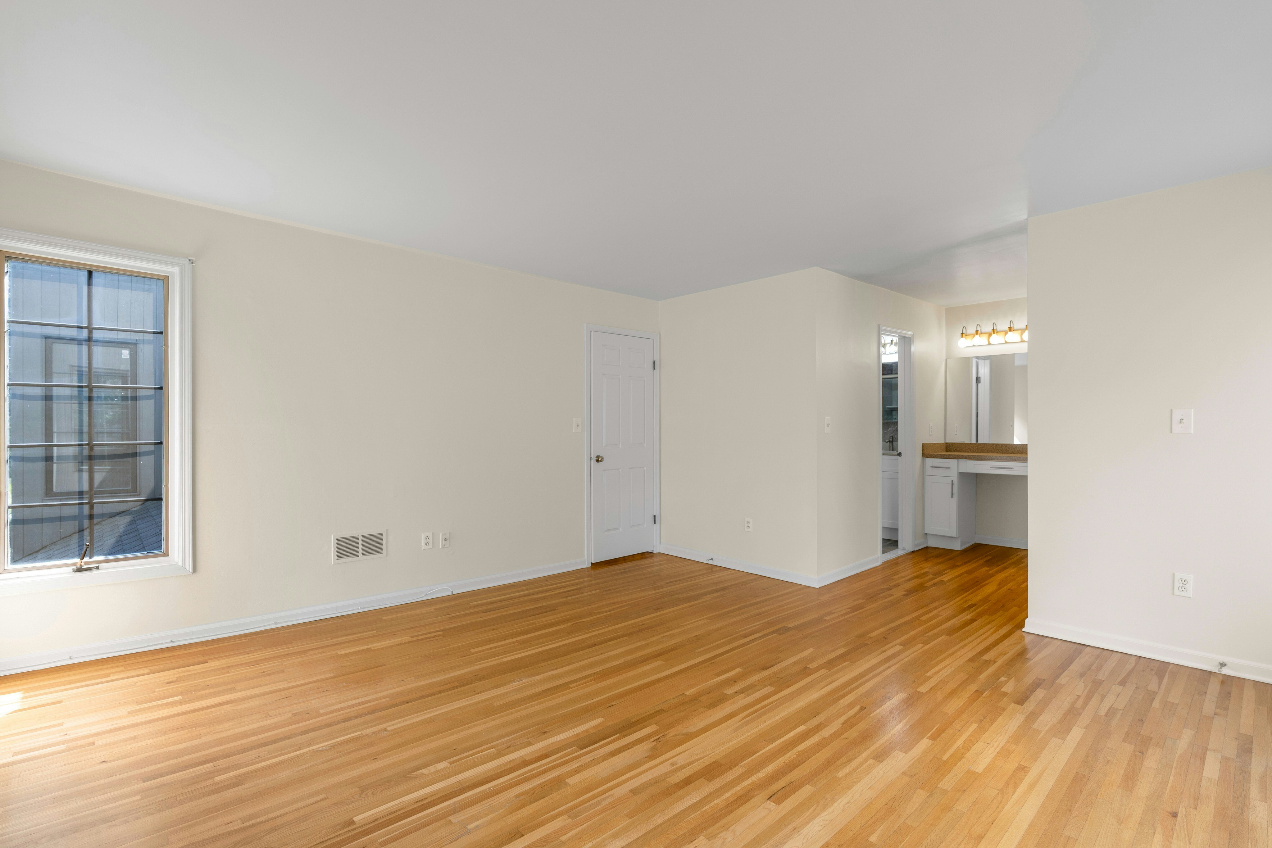 10 Shelley Place 