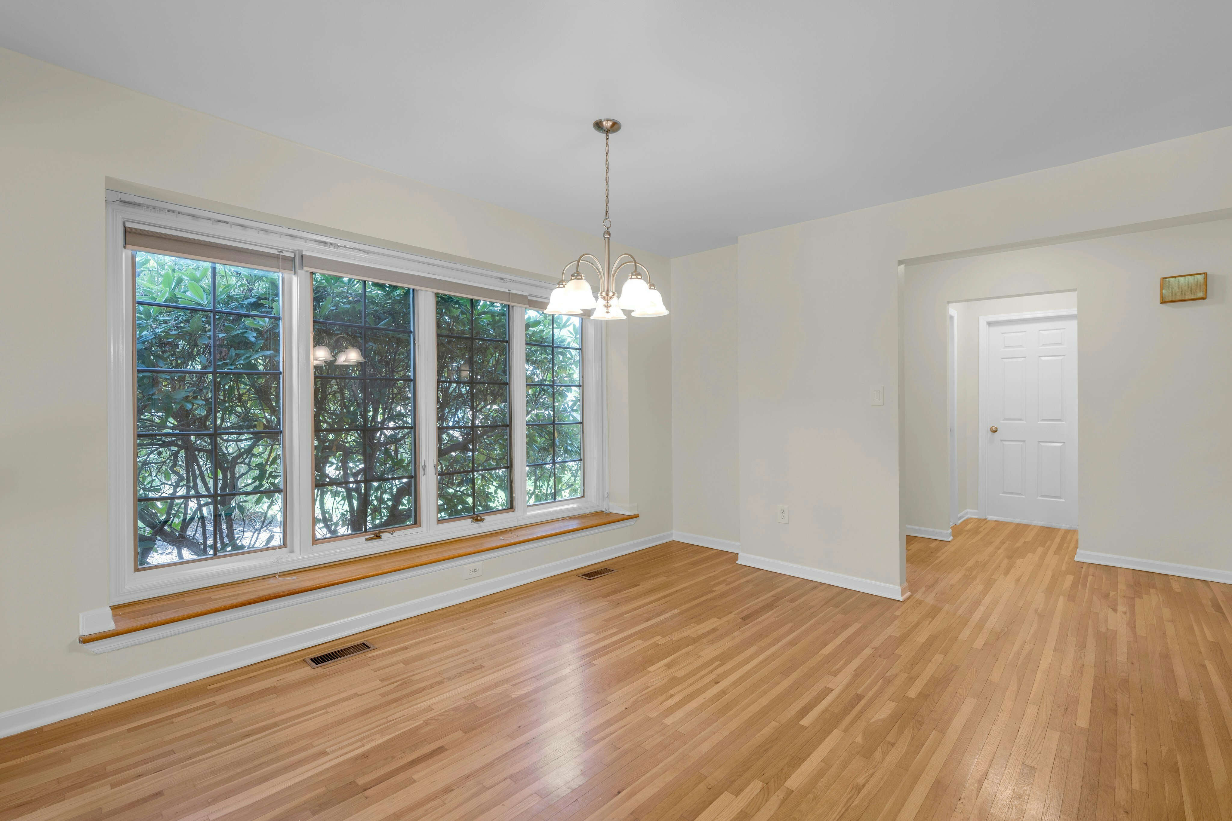 10 Shelley Place 