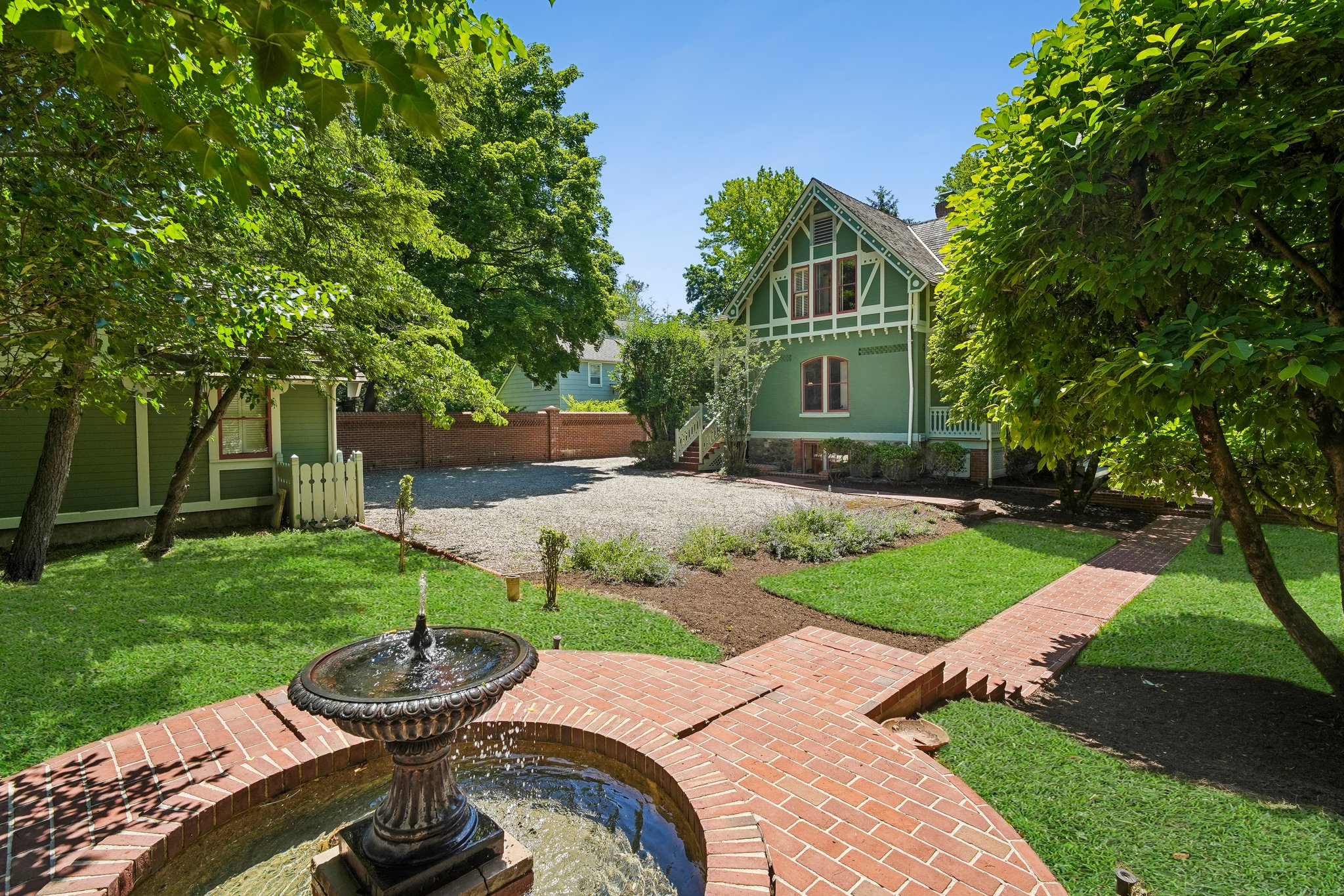 137 Hobart Avenue 