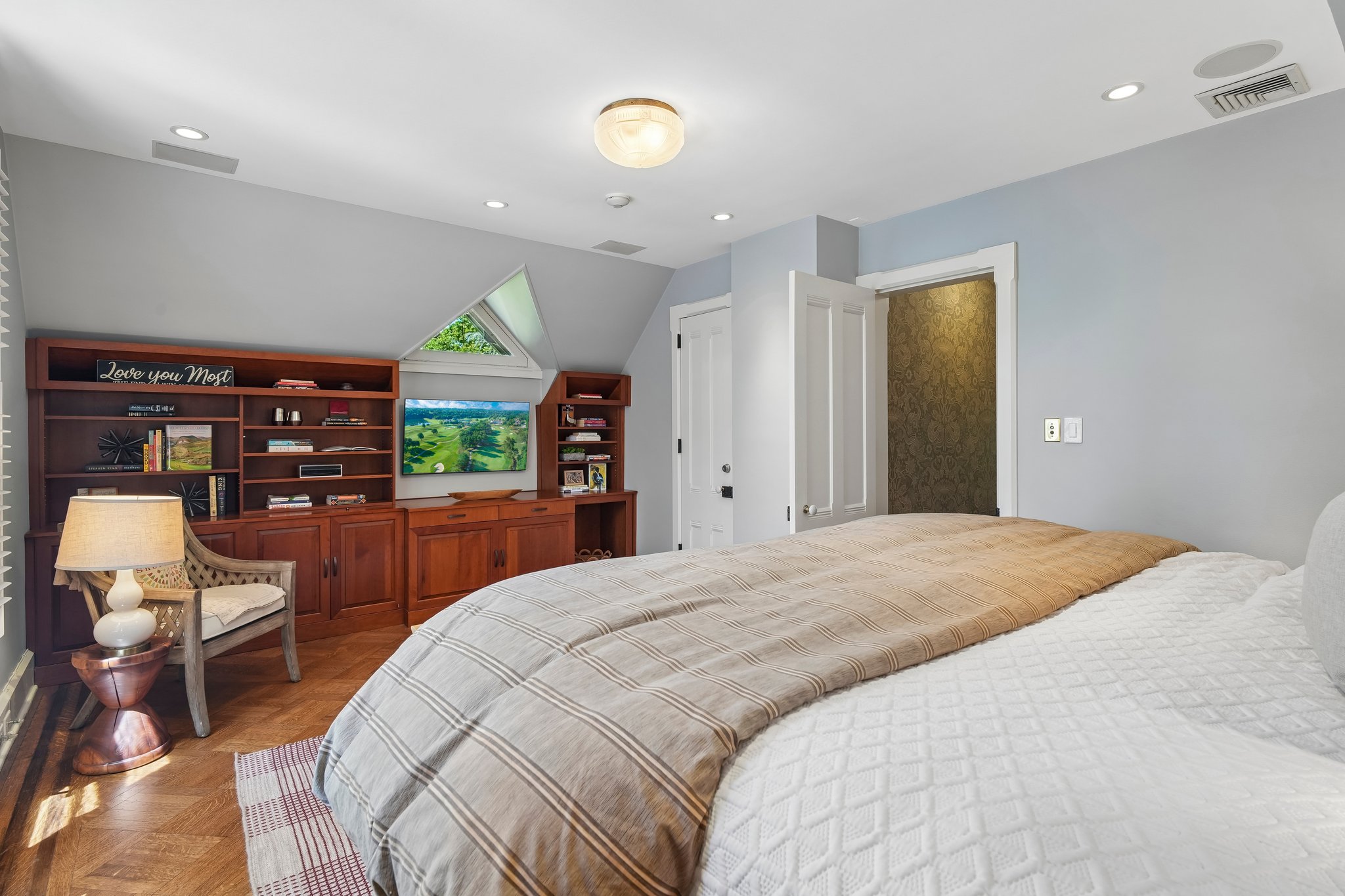 137 Hobart Avenue 