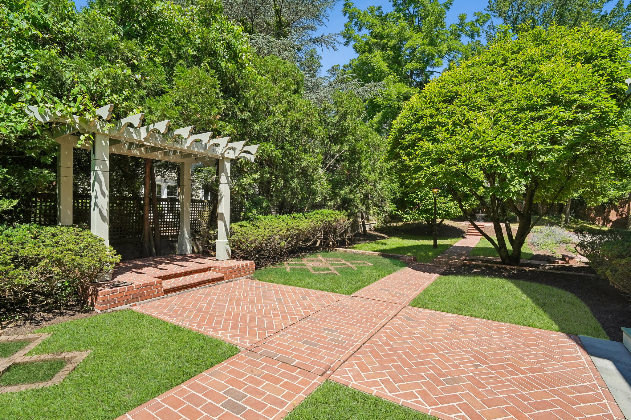 137 Hobart Avenue 