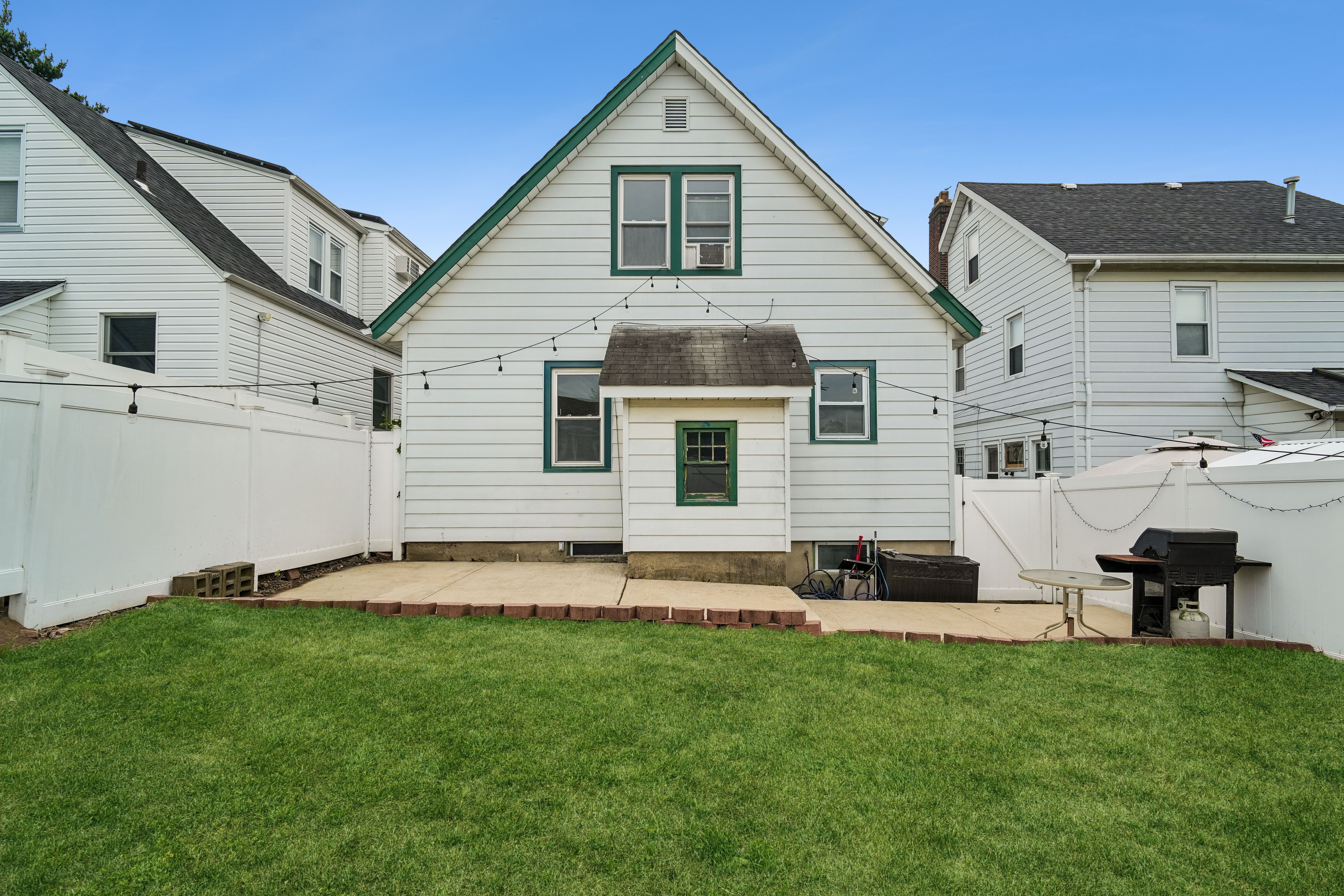 128 Stevens Place 