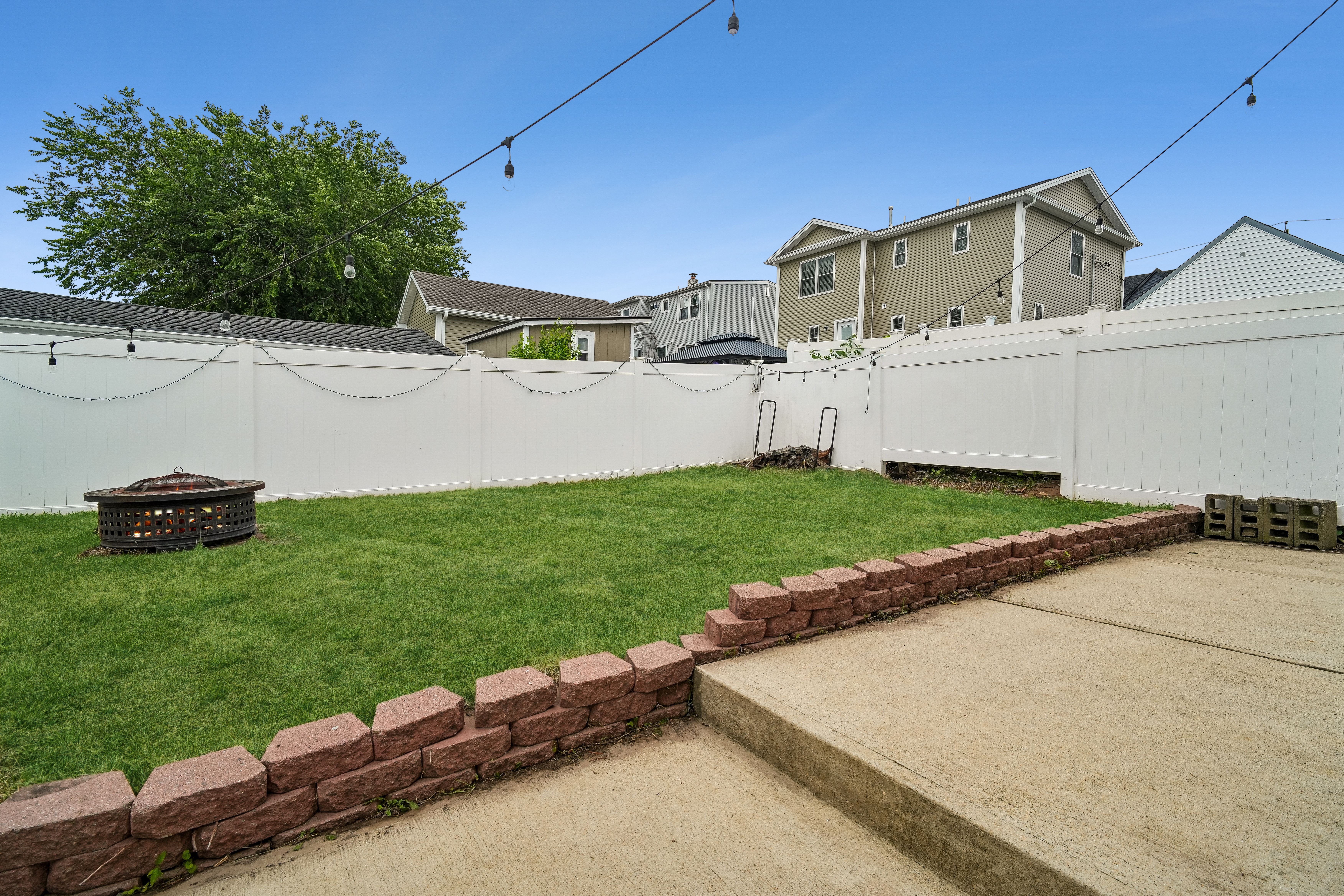128 Stevens Place 