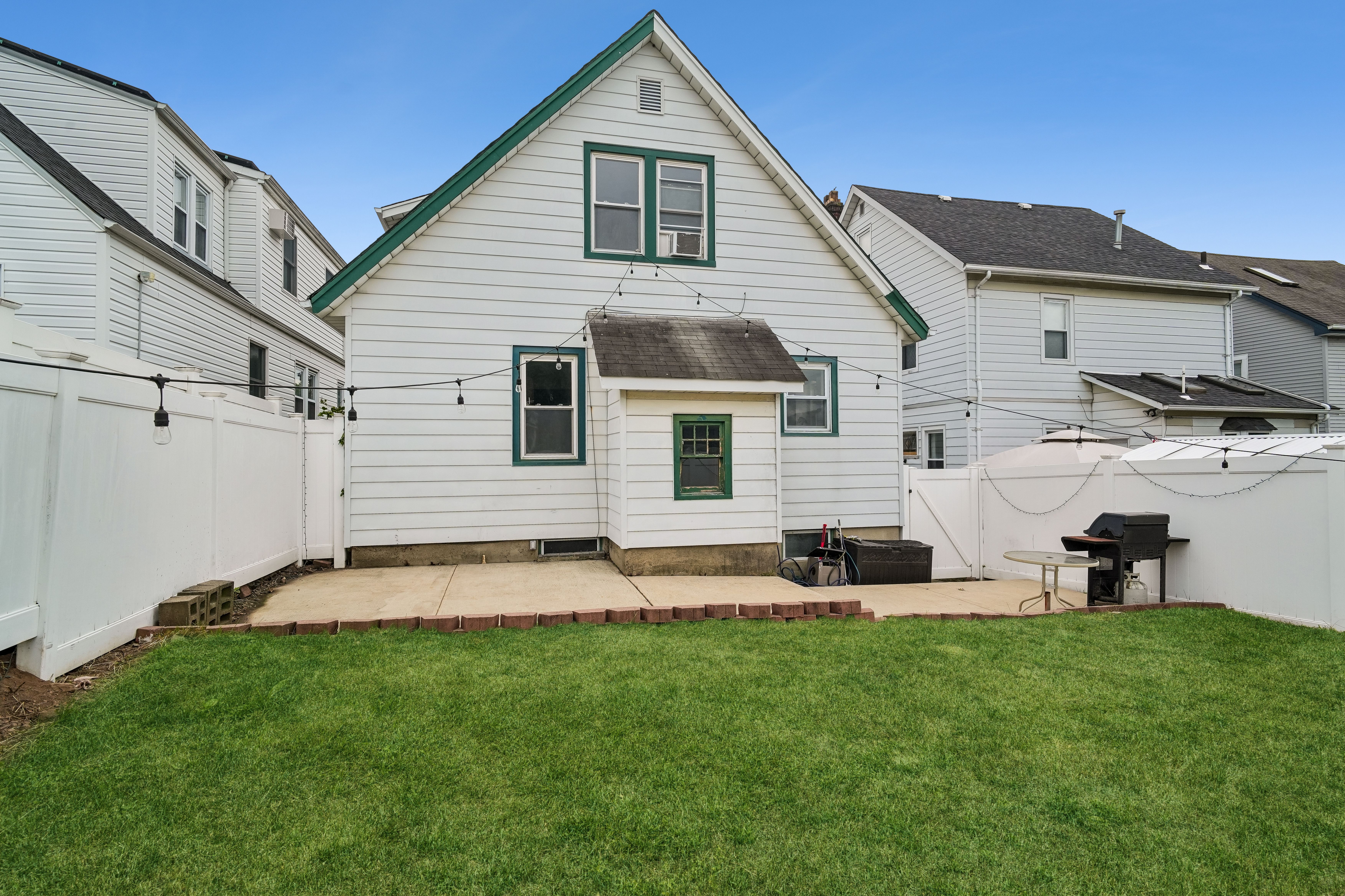 128 Stevens Place 