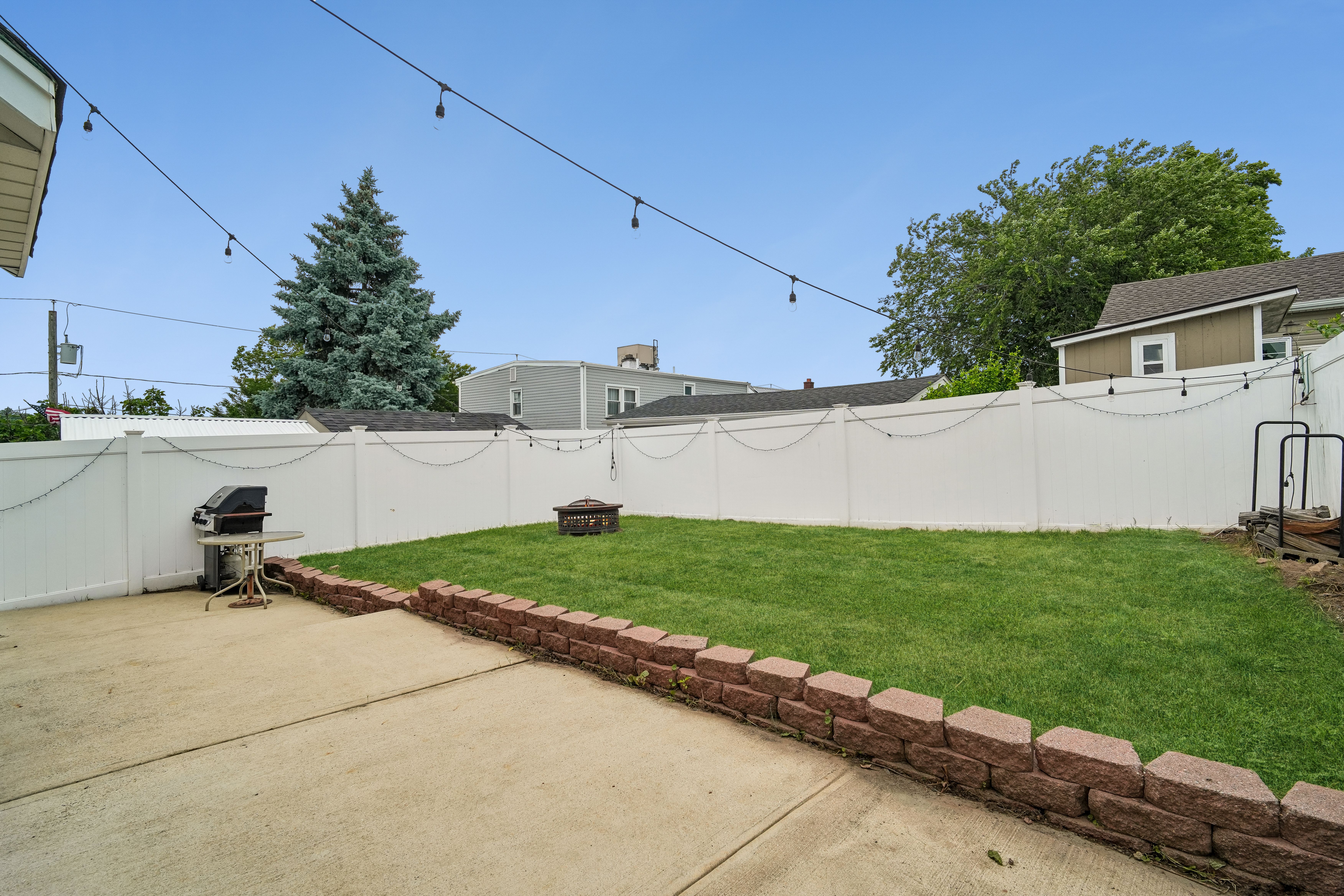 128 Stevens Place 