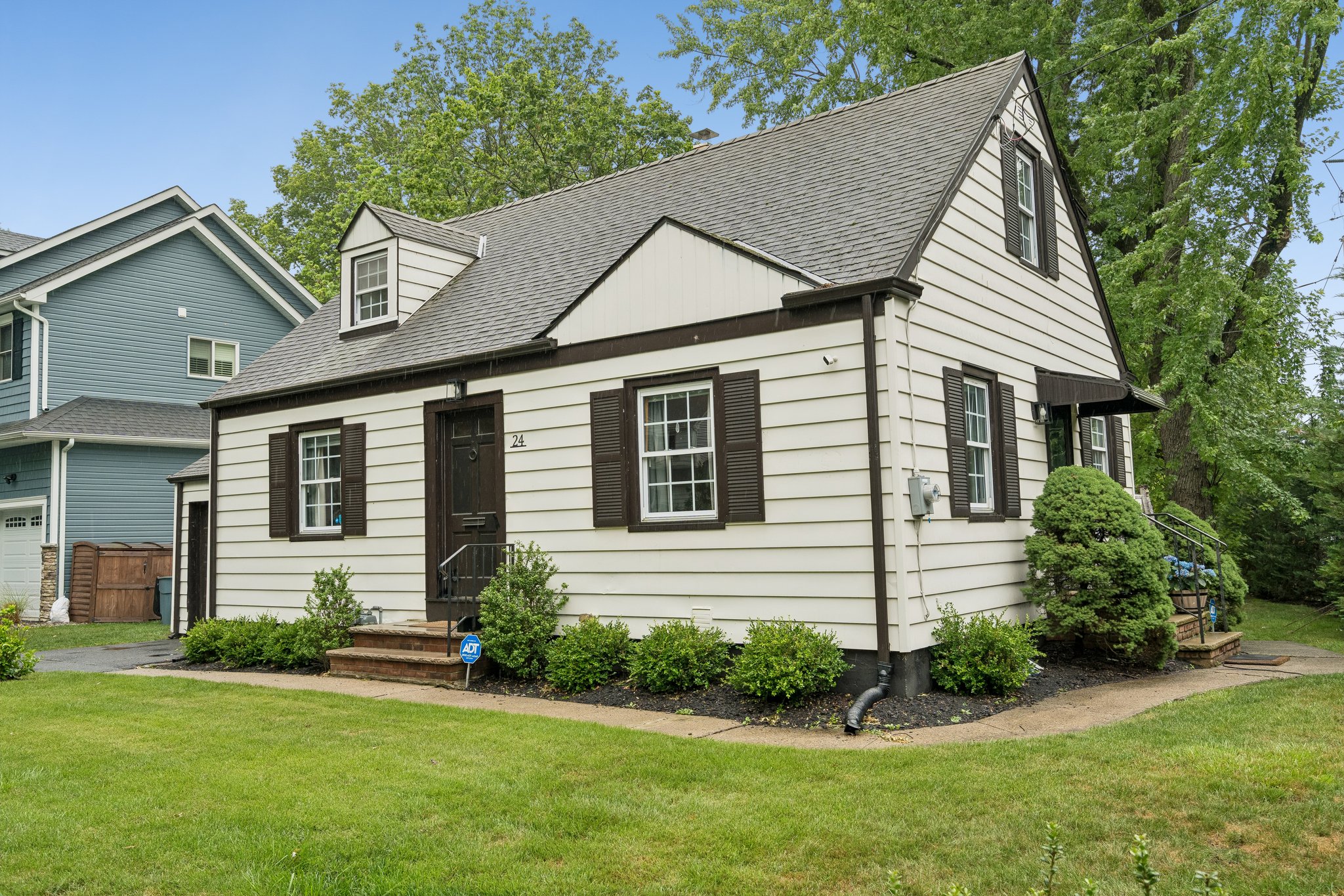 24 Iris Road 