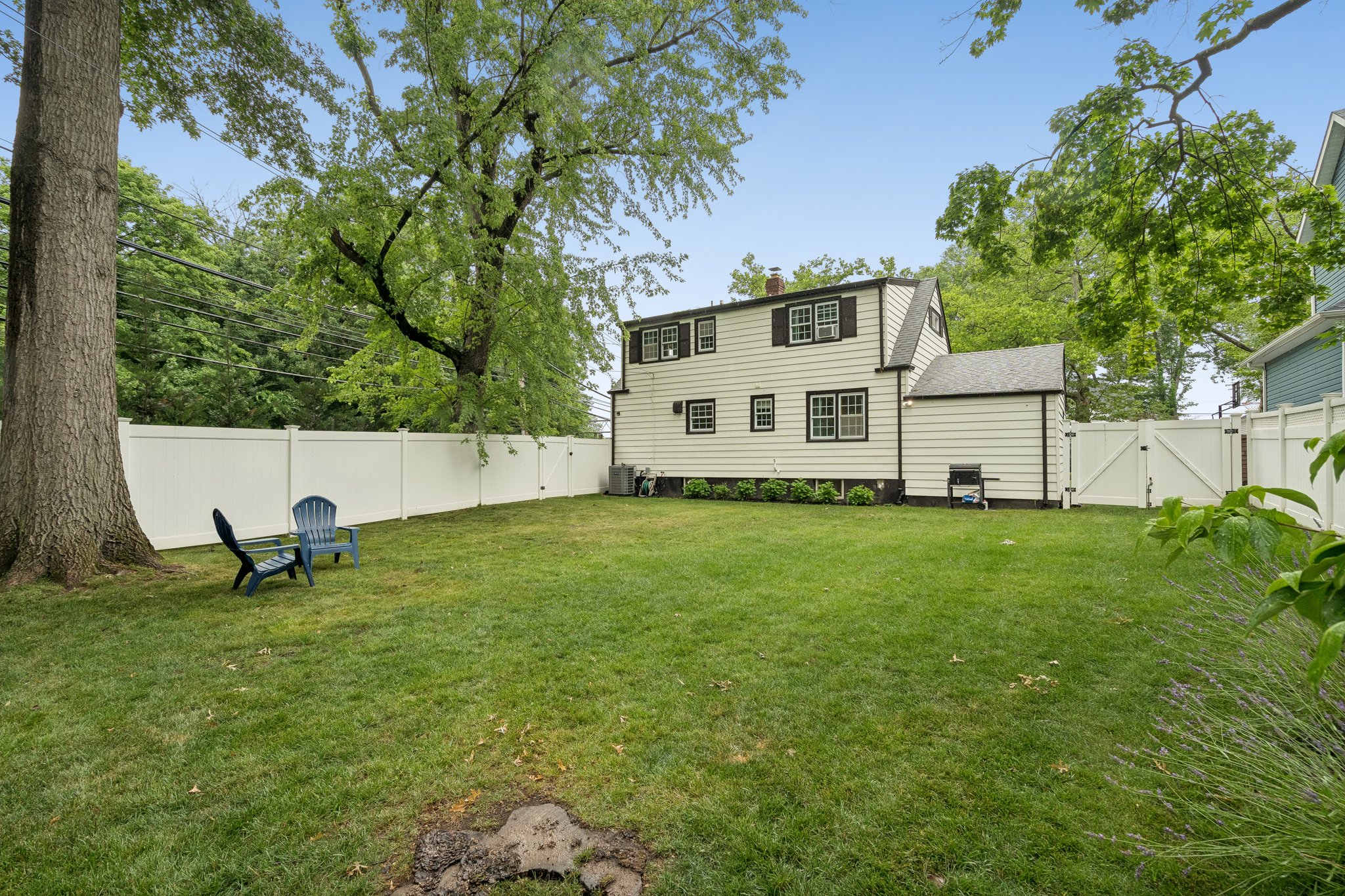 24 Iris Road 