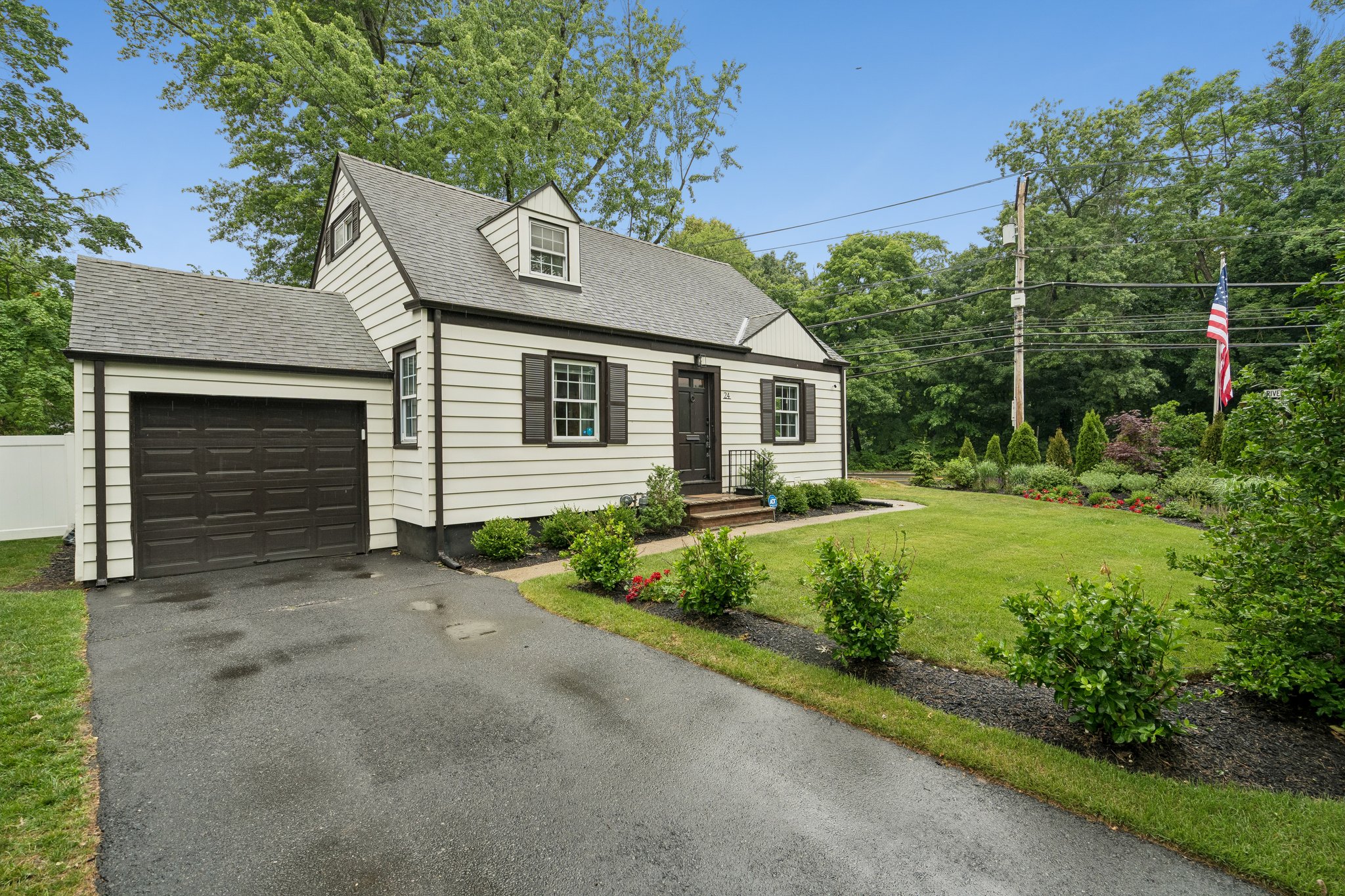 24 Iris Road 