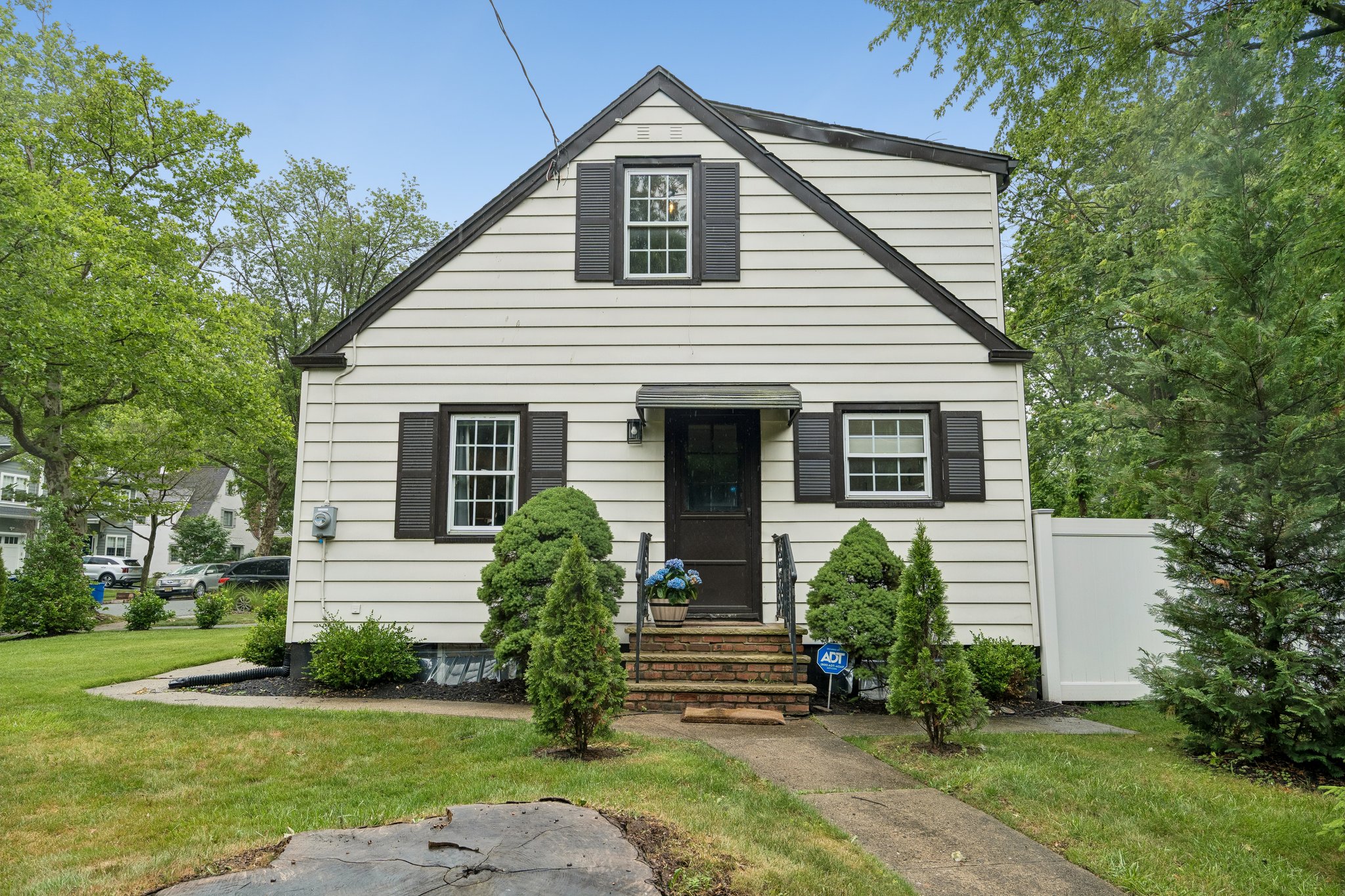 24 Iris Road 