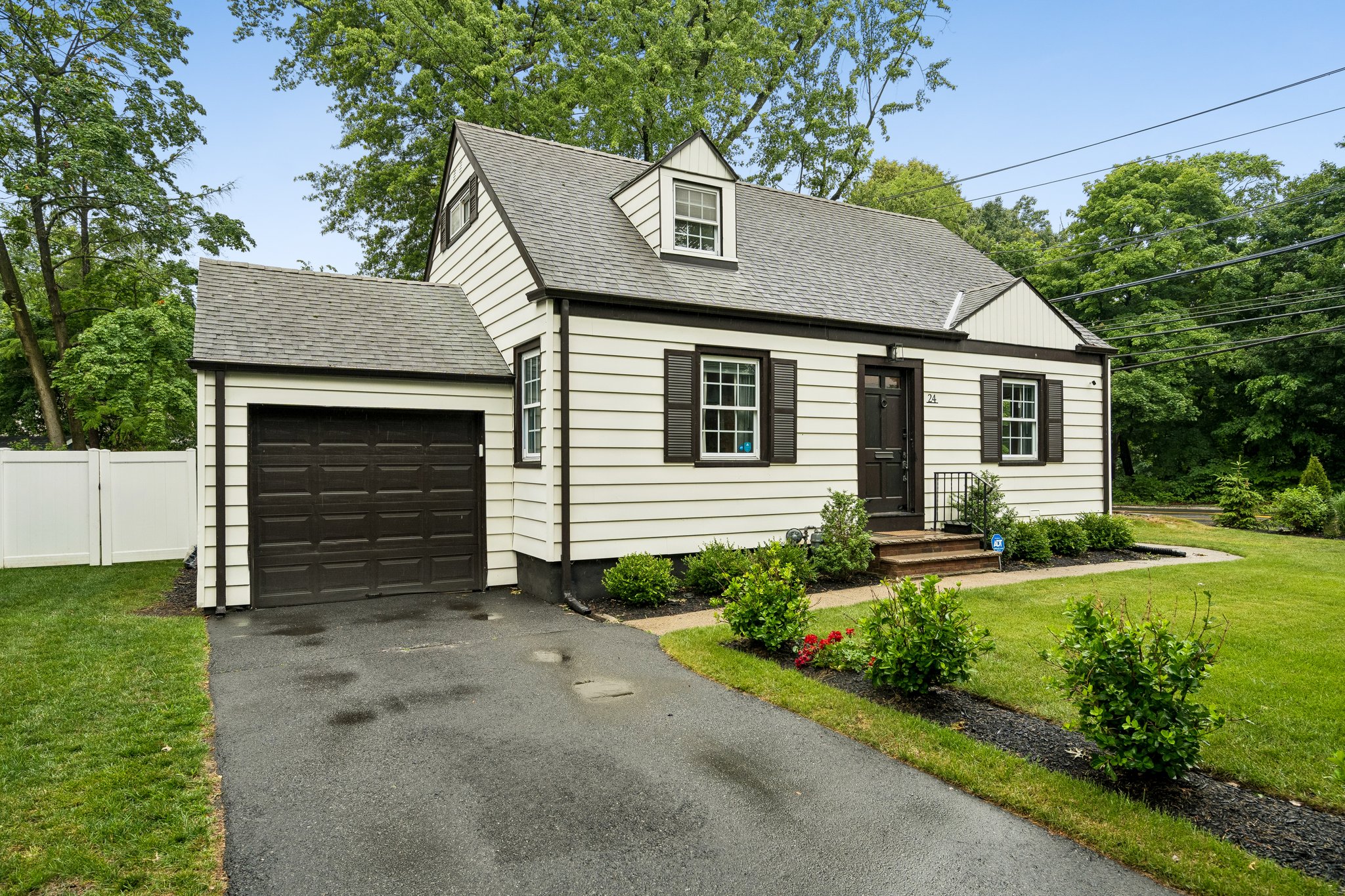 24 Iris Road 