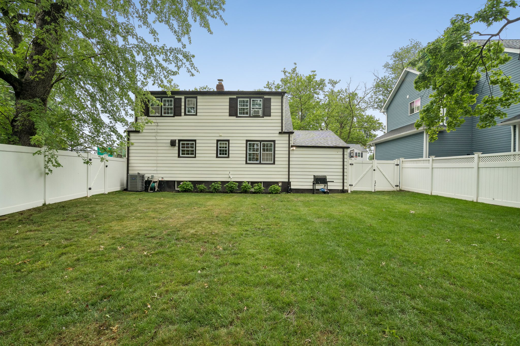 24 Iris Road 