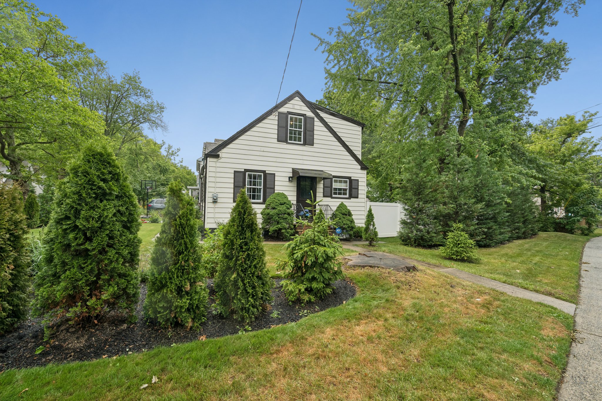 24 Iris Road 