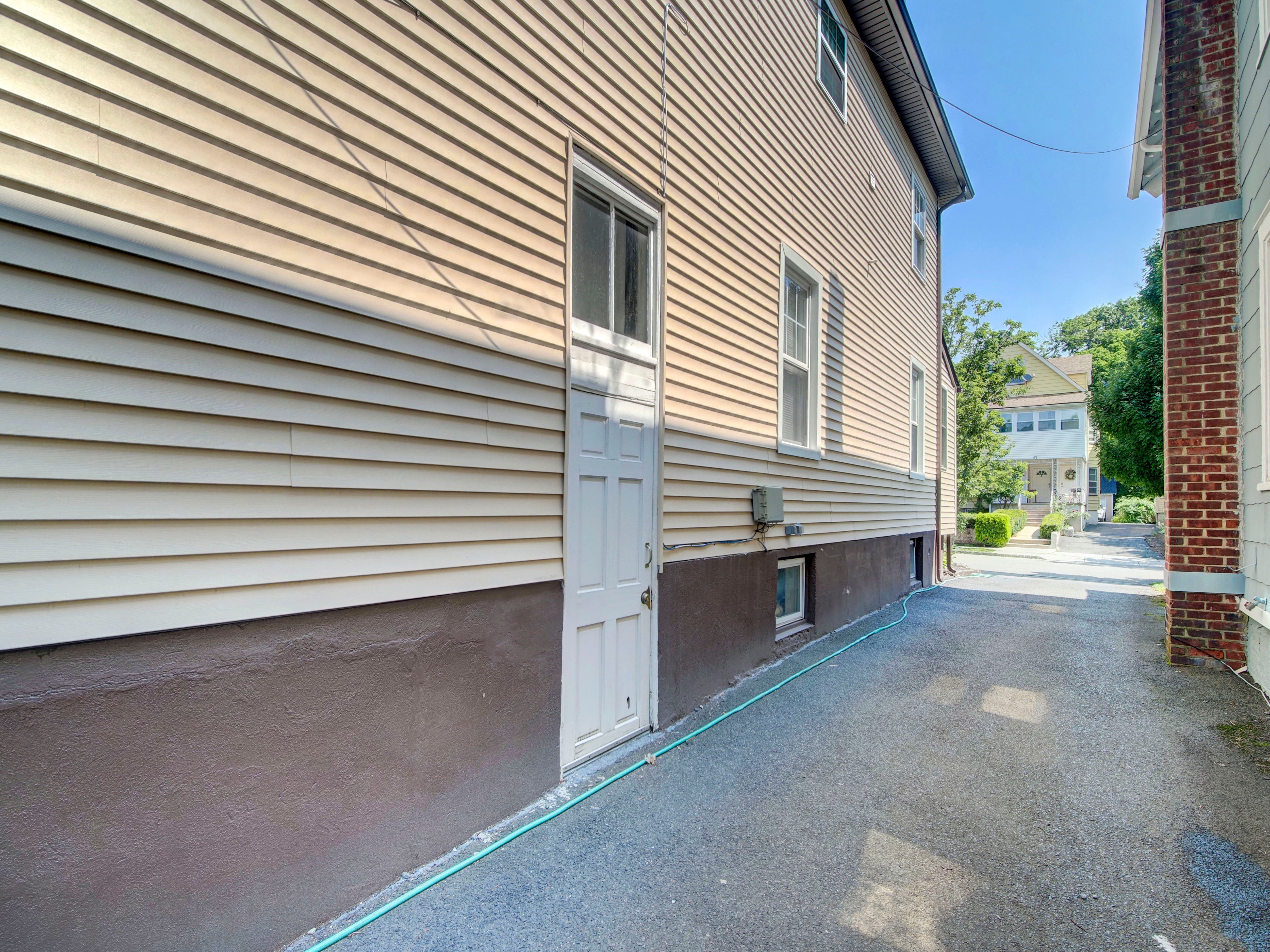 60 Montague Place Unit 2